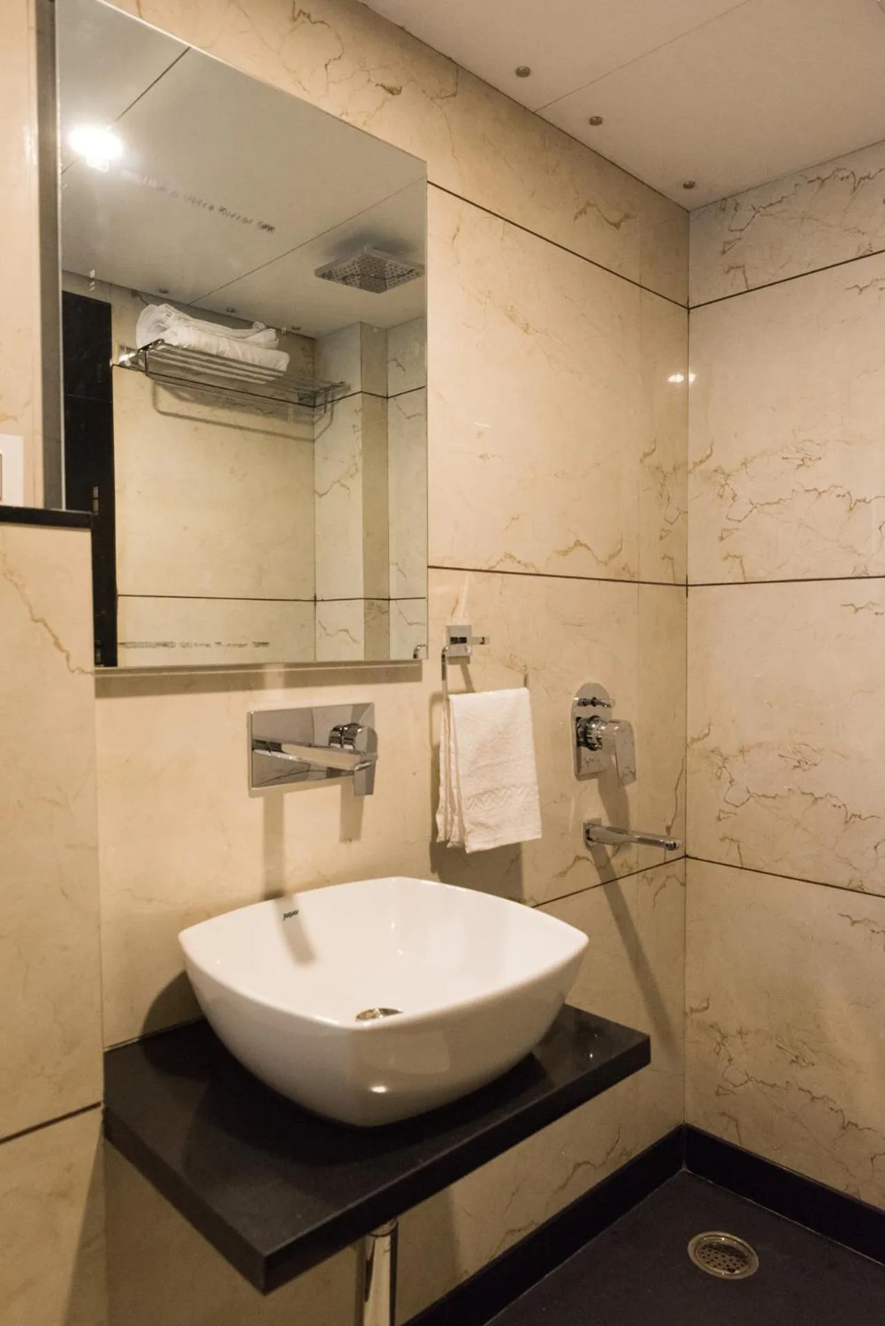 Toilet in Hotel Sangat Regency