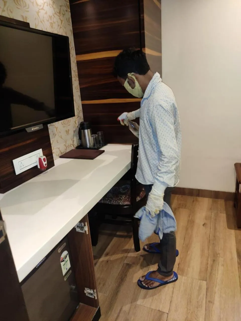 Communal lounge/ TV room in Hotel Sangat Regency