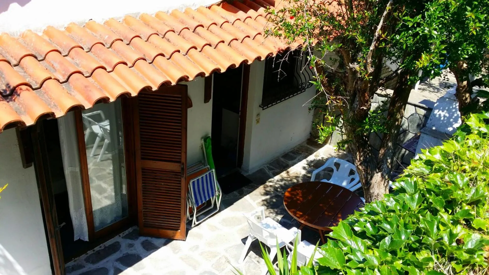 Garden in Acrogiali Sunshine