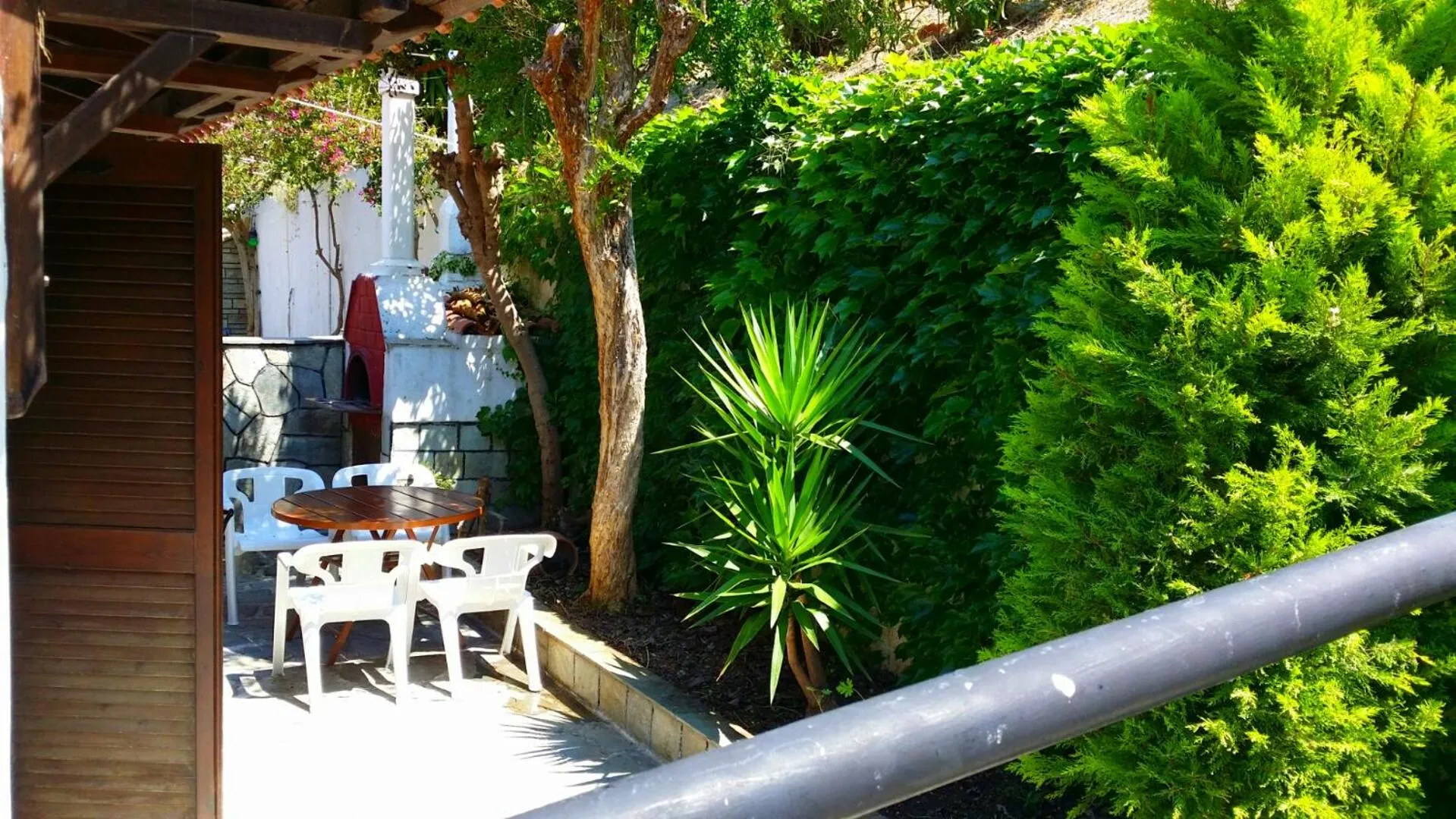 Garden in Acrogiali Sunshine