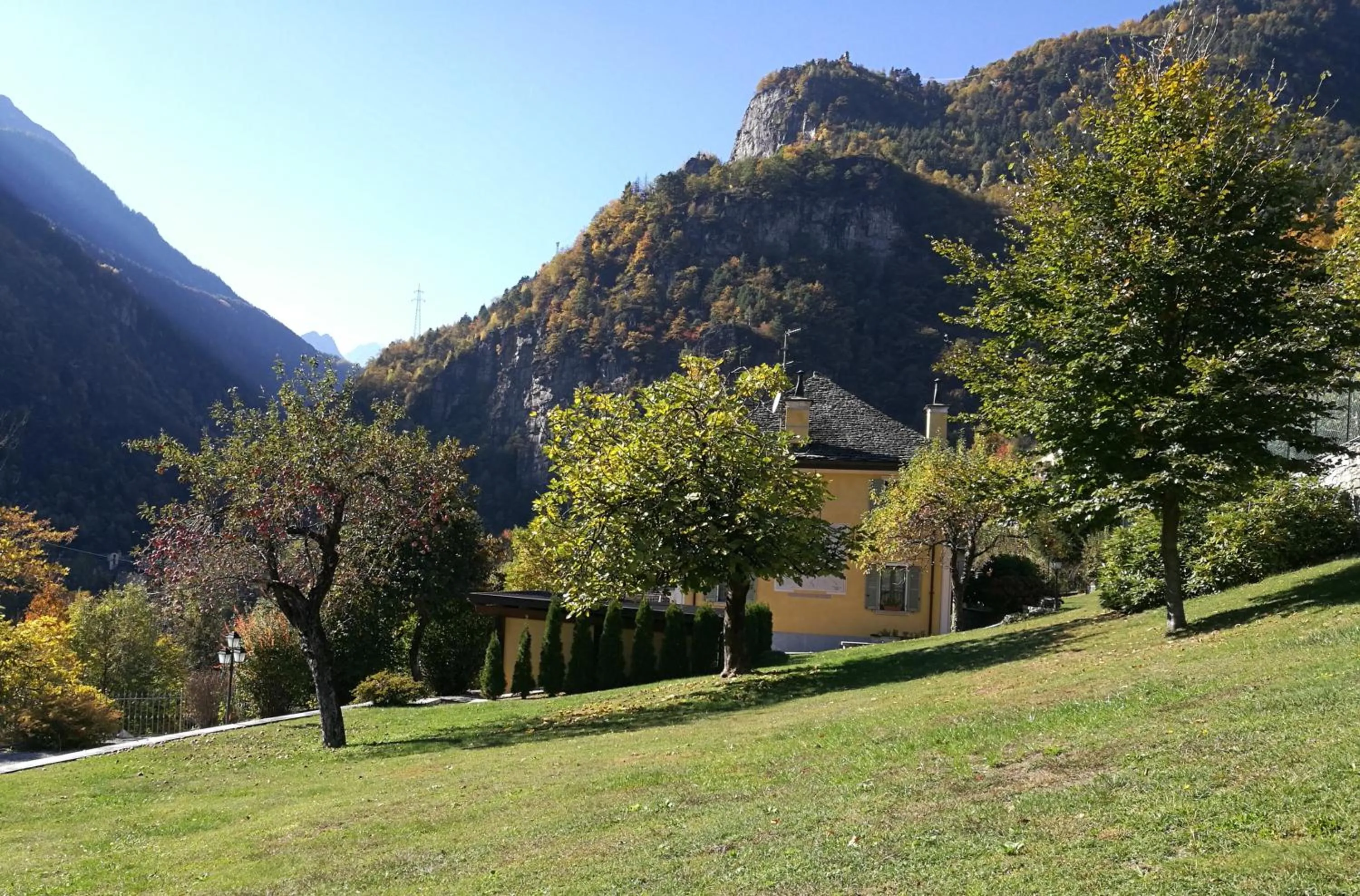 Garden in B&B DELL'ANTICA OSTERIA -Varzo