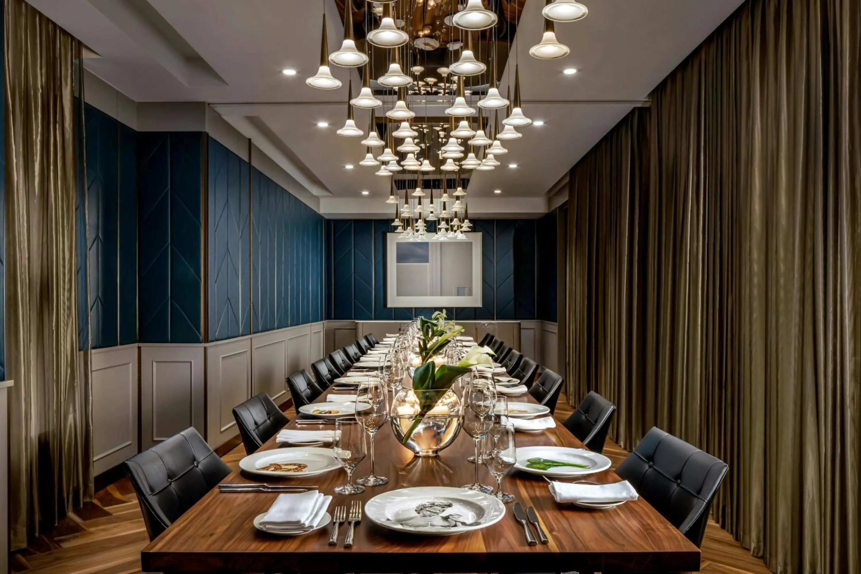 Restaurant/places to eat in The Ritz-Carlton, Toronto