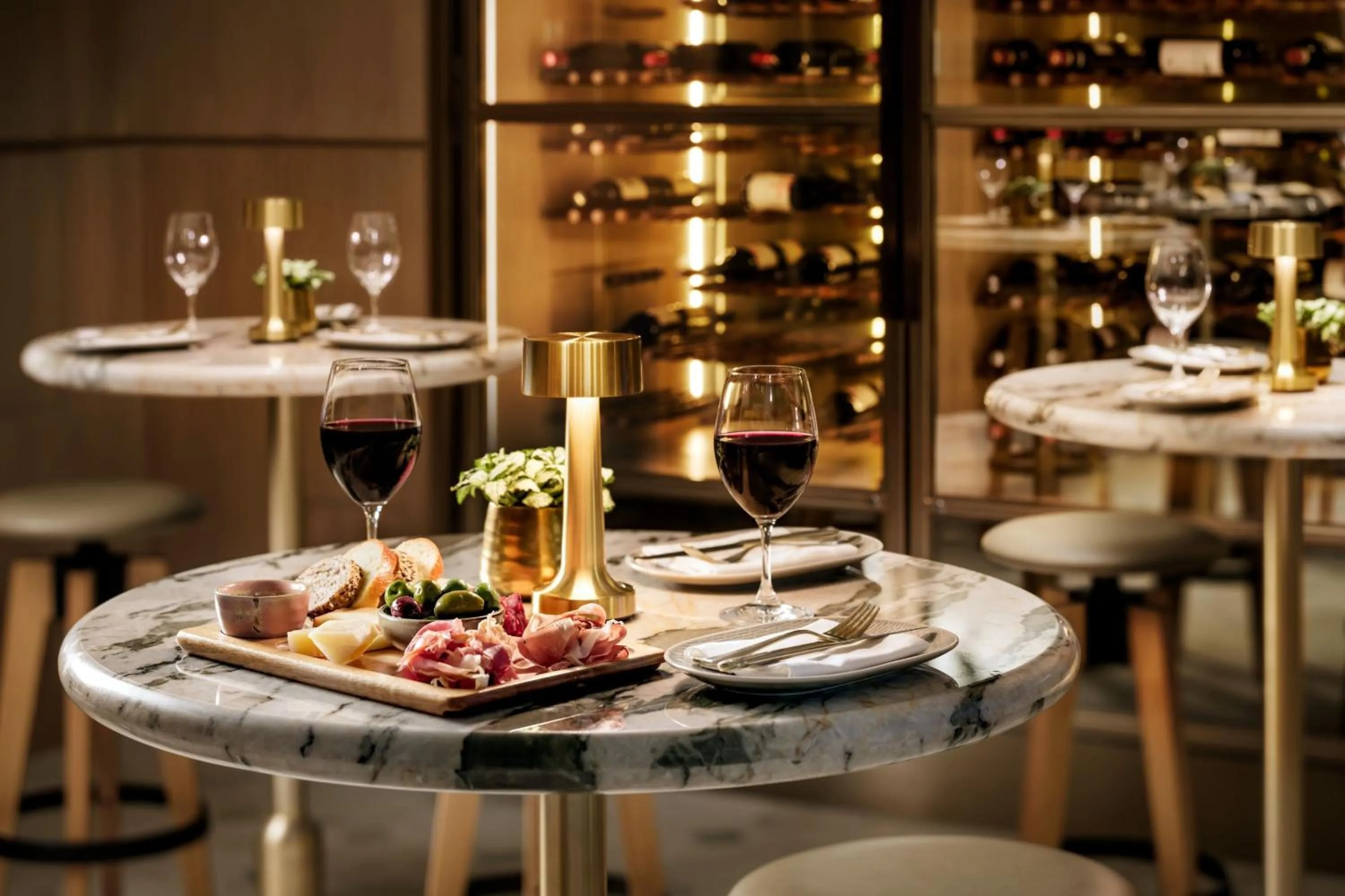 Lounge or bar in The Ritz-Carlton, Toronto