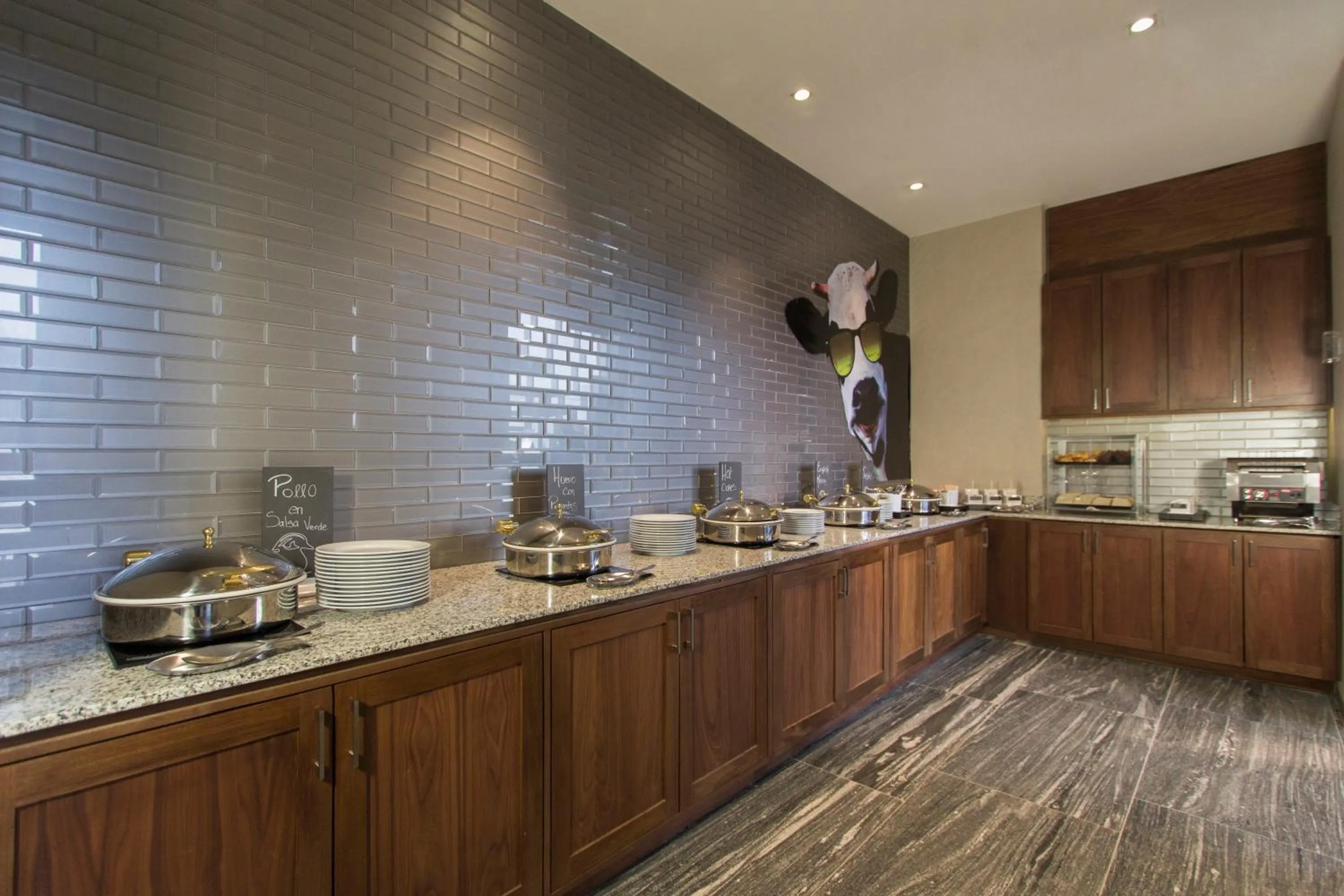 Restaurant/places to eat in Fiesta Inn Suites Aeropuerto del Bajío