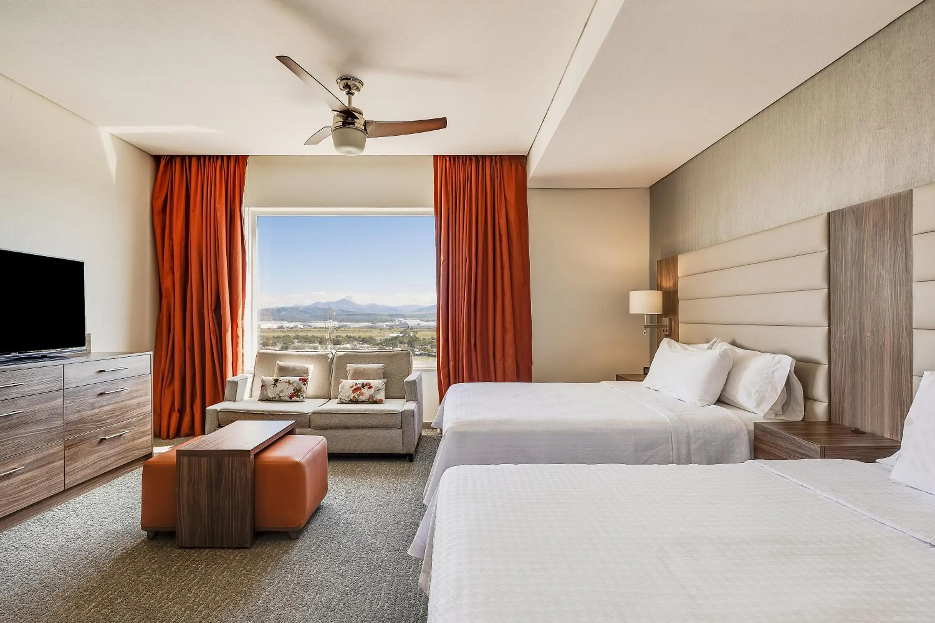 Suite with Twin Beds in Fiesta Inn Suites Aeropuerto del Bajío Suite with Twin Beds in Fiesta Inn Suites Aeropuerto del Bajío