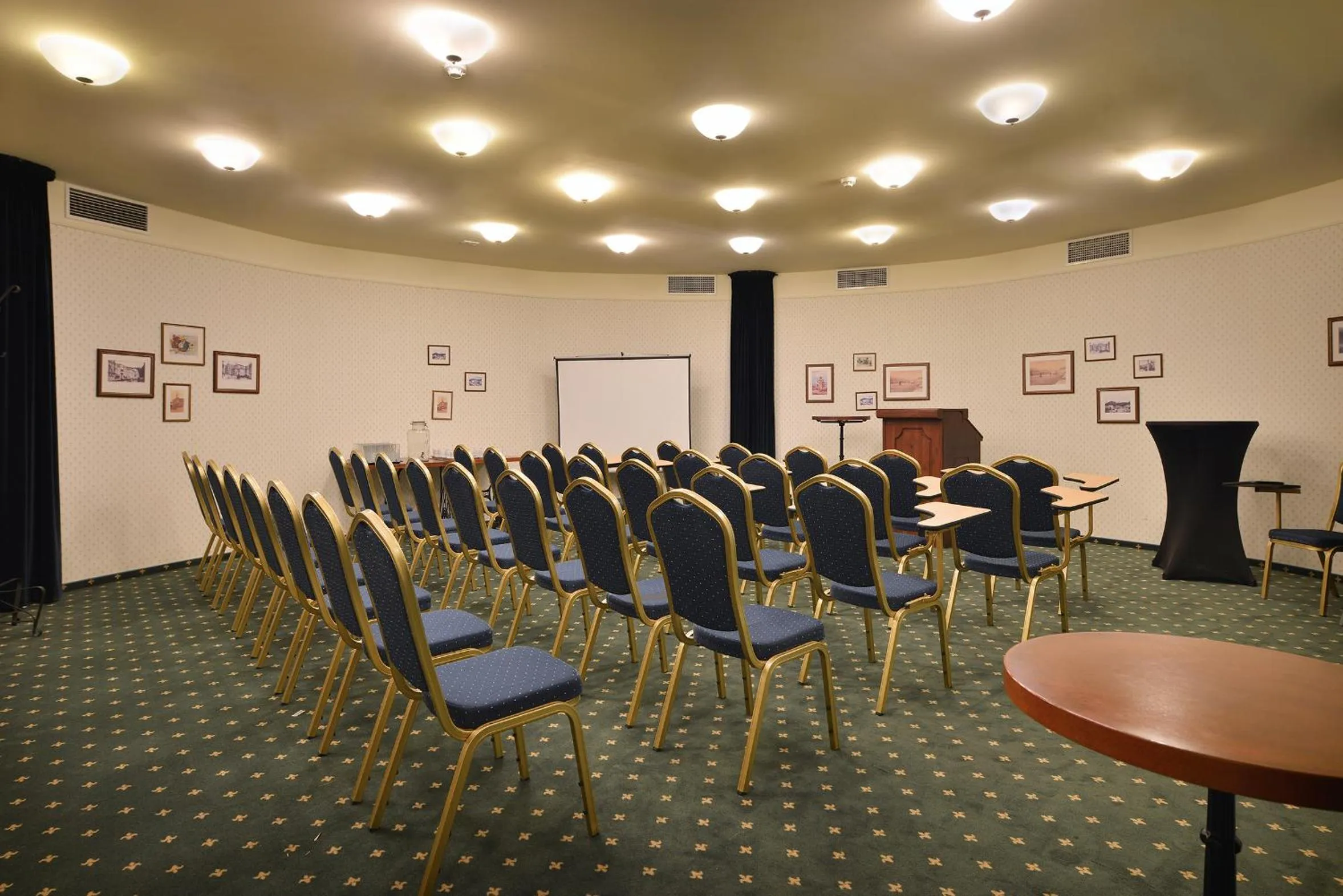 Meeting/conference room in Wellness Golf Hotel Morris