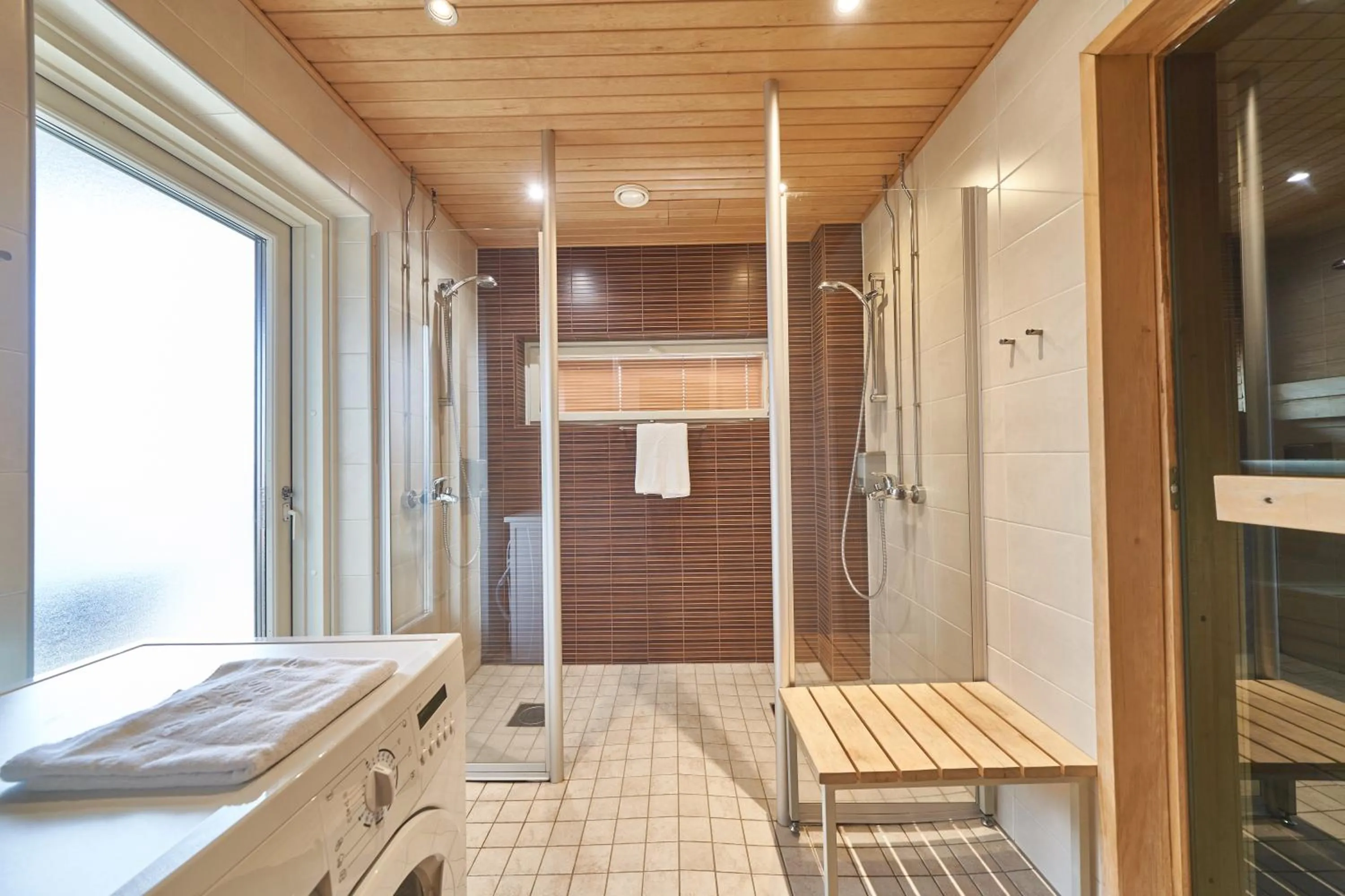 Shower, Bed in Tahko Spa Hotel