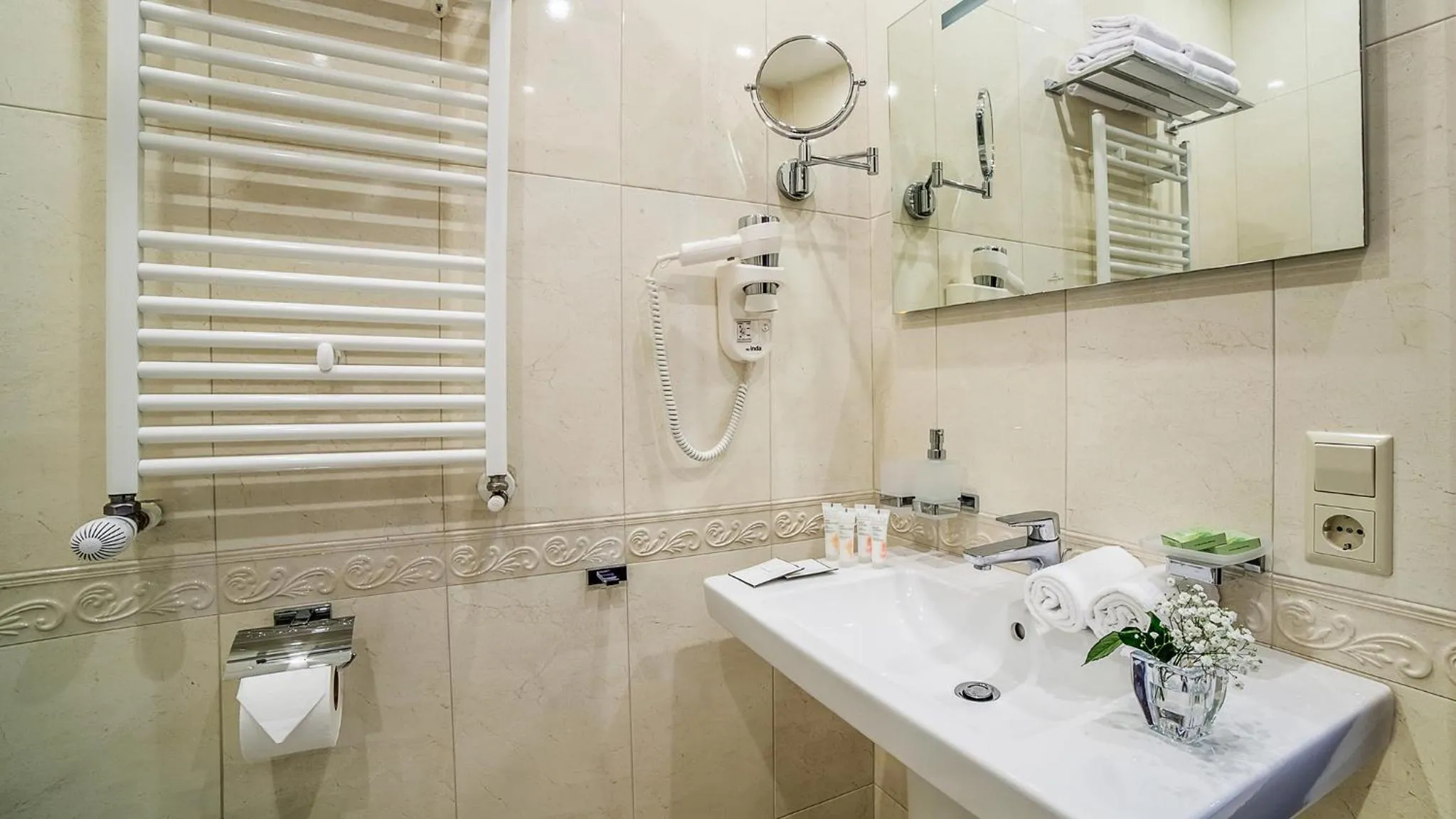 Shower in Porta Caucasia Kazbegi