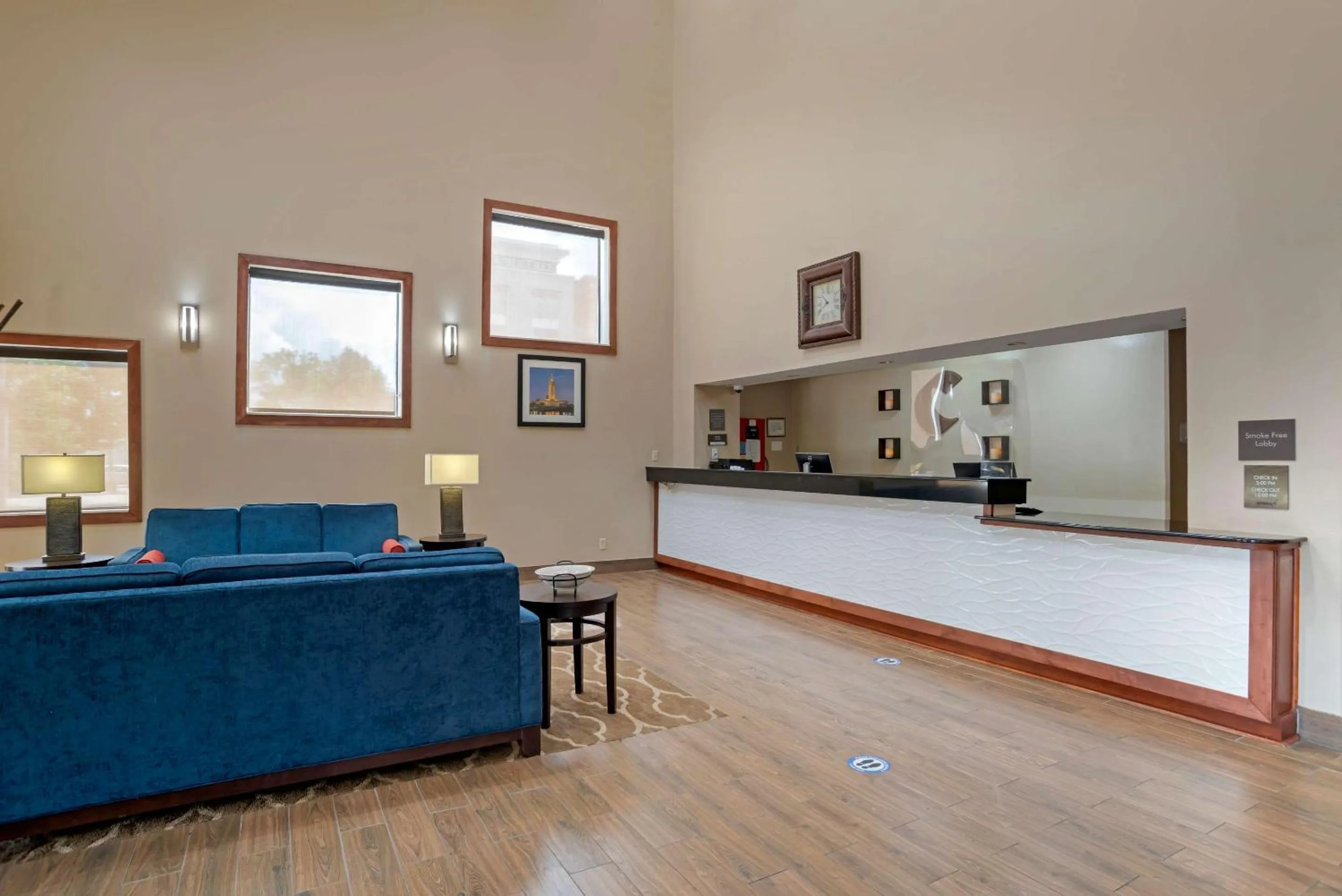 Lobby or reception in Comfort Inn University Area