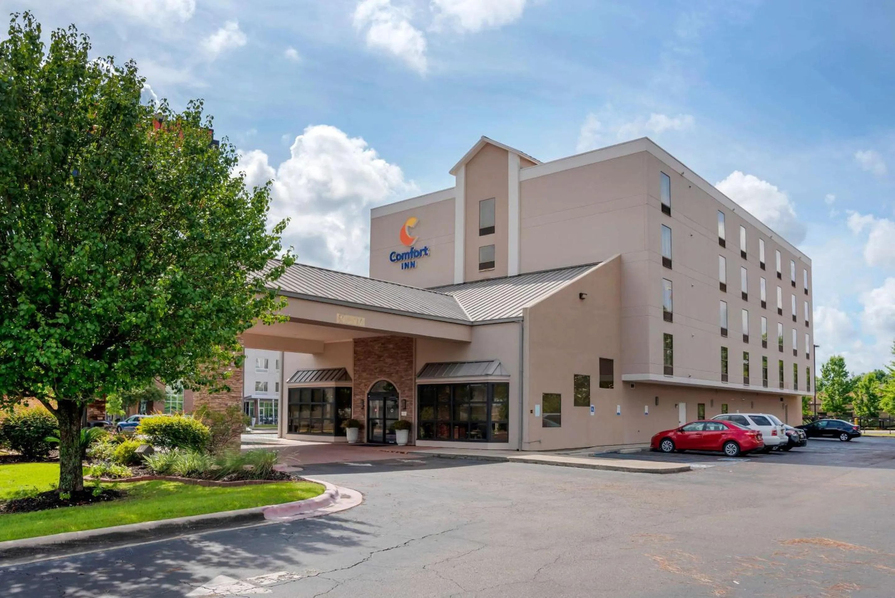 Property building in Comfort Inn University Area