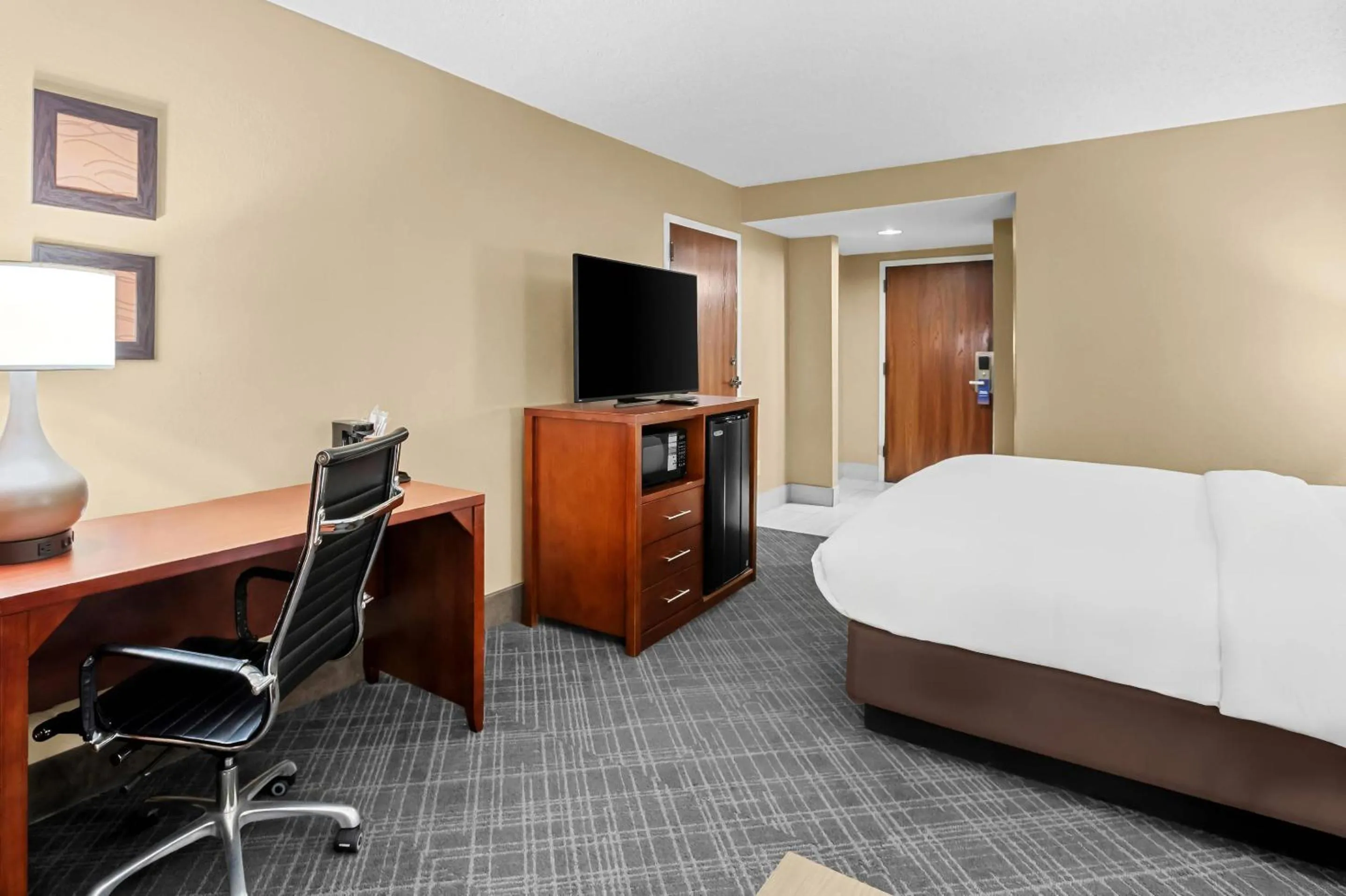 Bedroom, Bed in Comfort Inn University Area