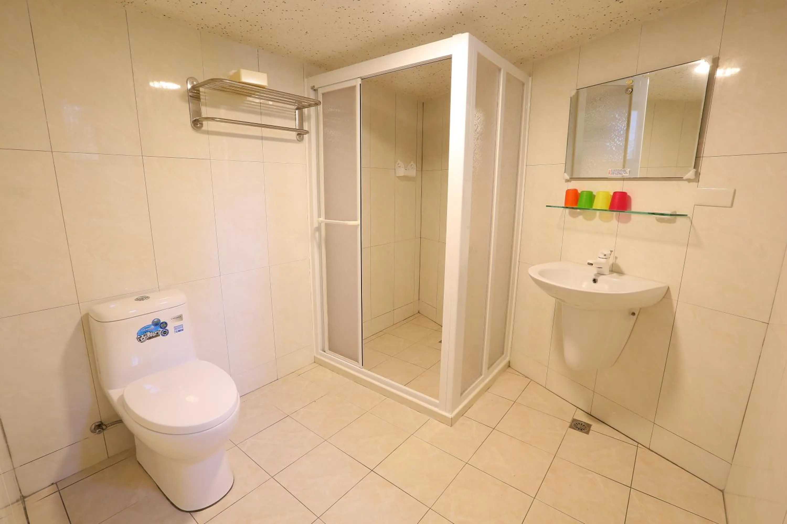 Shower in Cherry Inn