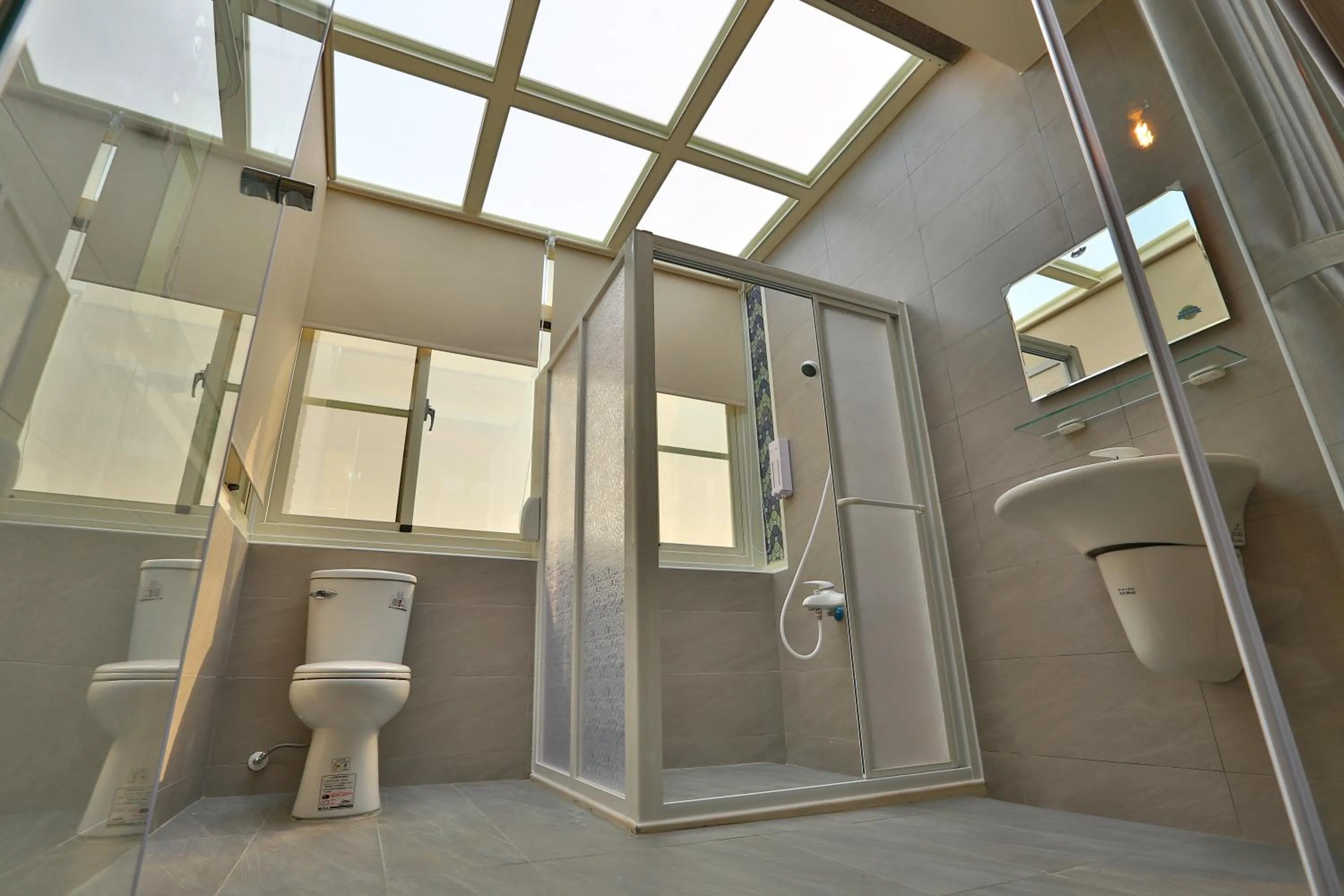 Shower in Cherry Inn