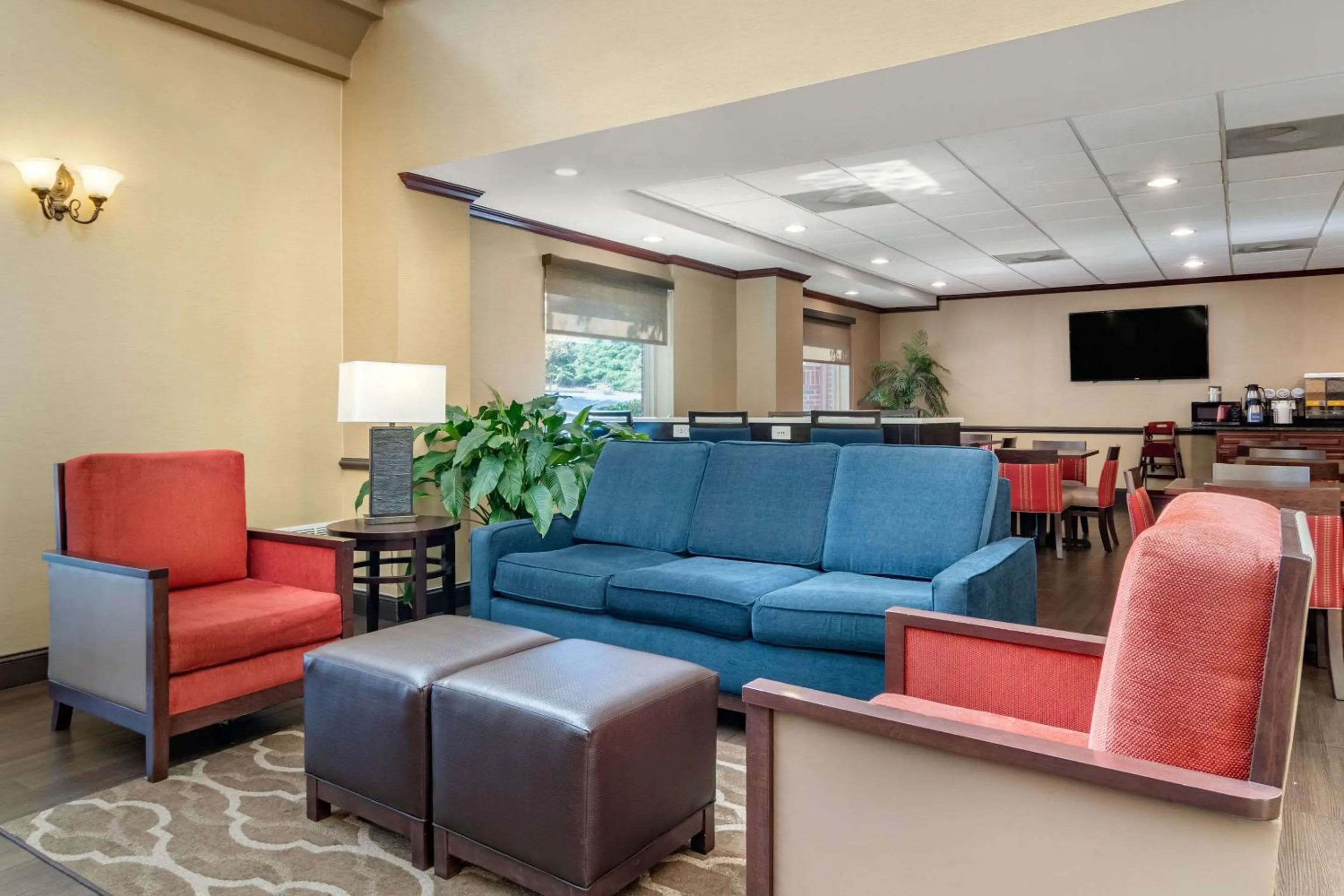 Lobby or reception in Comfort Inn & Suites Suwanee - Sugarloaf