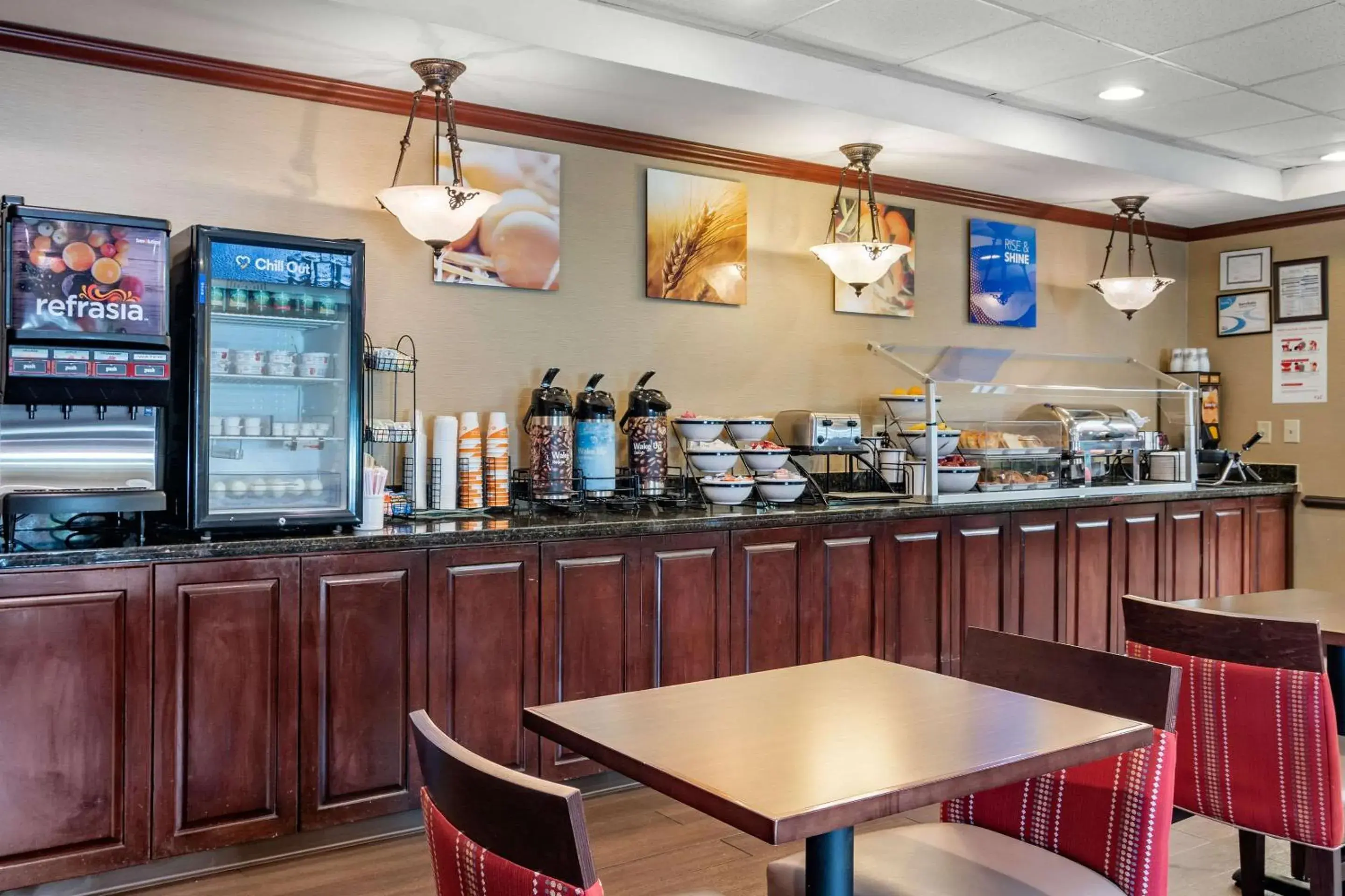 Restaurant/places to eat in Comfort Inn & Suites Suwanee - Sugarloaf Restaurant/places to eat in Comfort Inn & Suites Suwanee - Sugarloaf