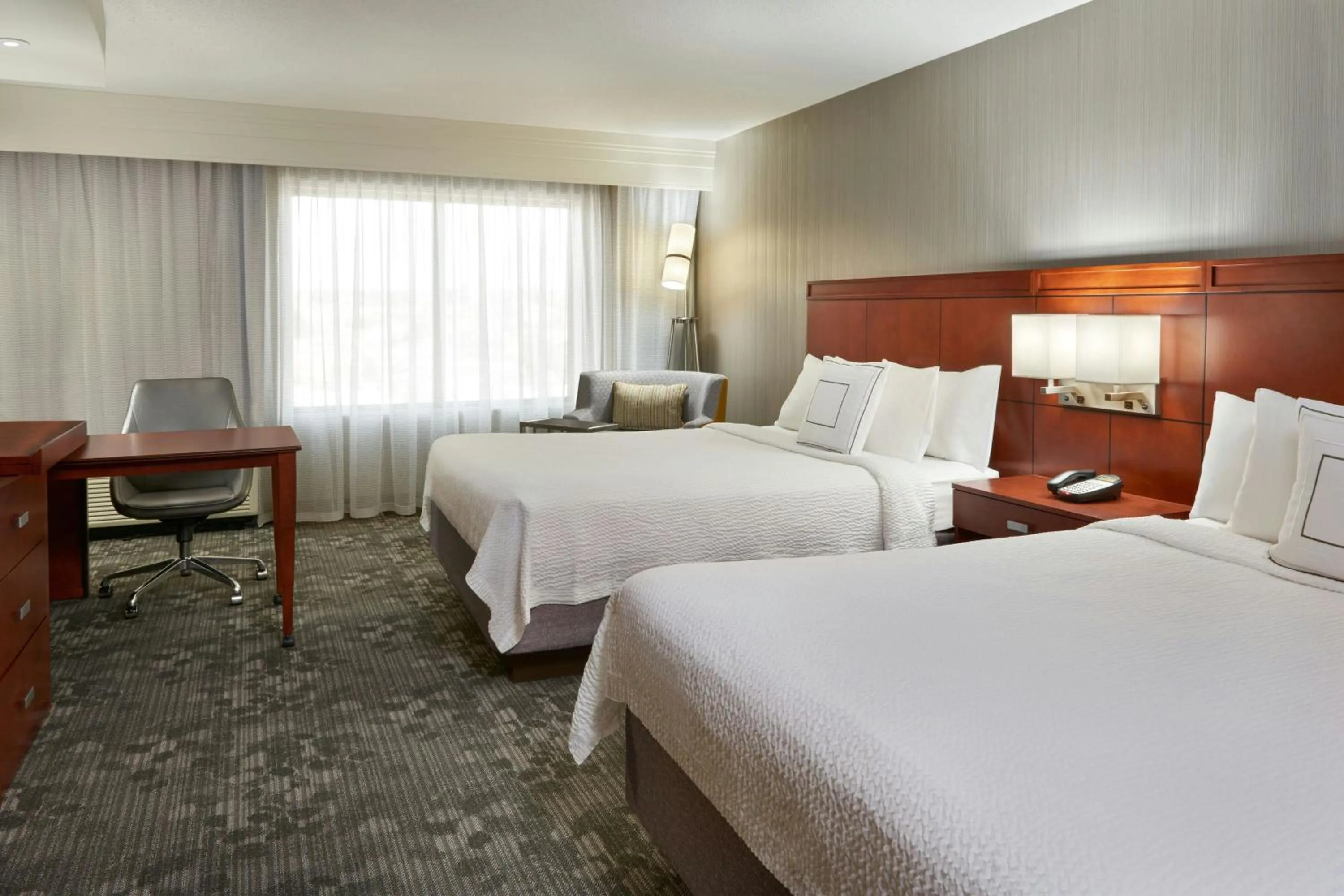 Bedroom, Bed in Courtyard by Marriott Kingston Highway 401