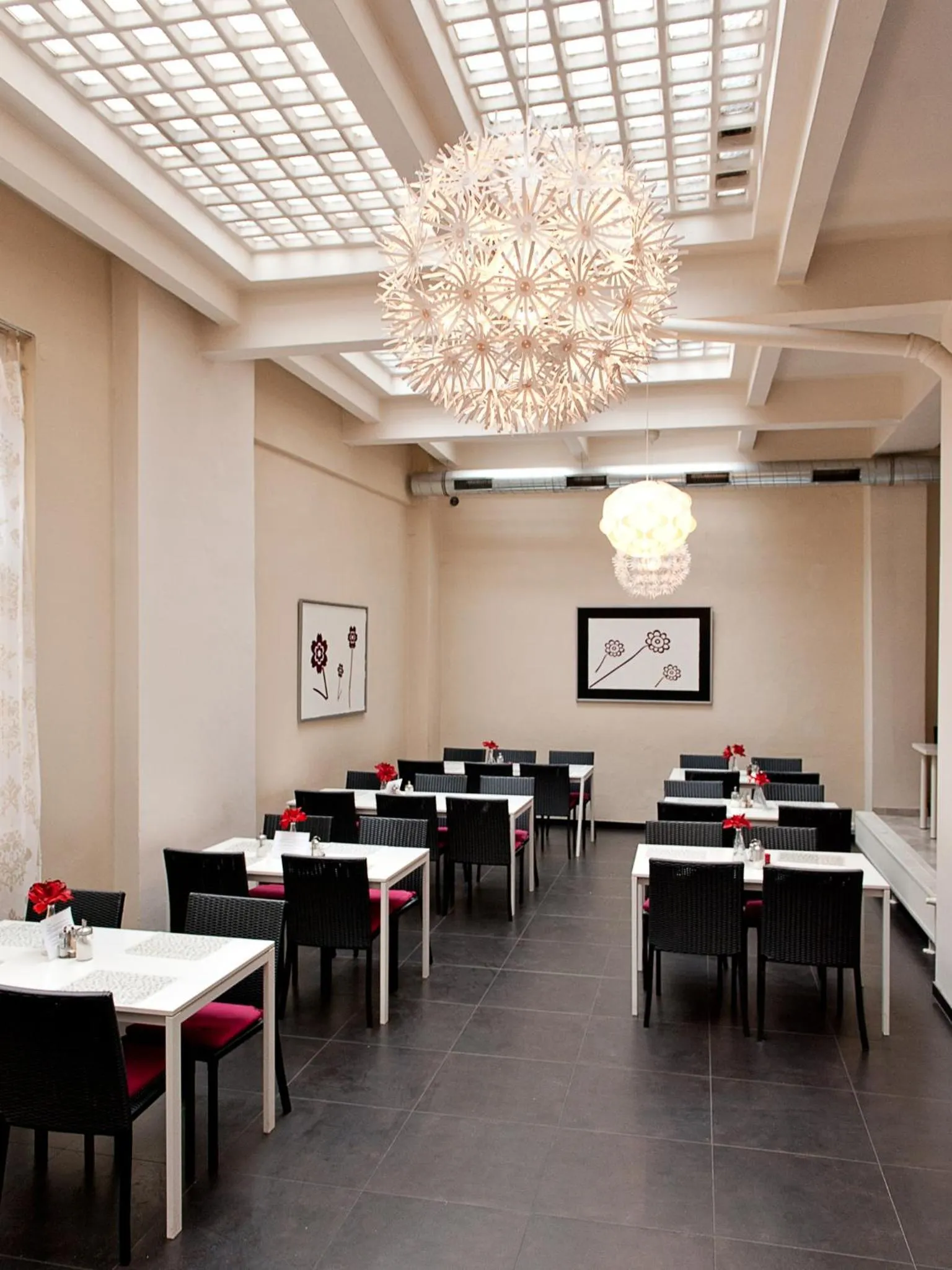 Restaurant/places to eat in Hotel PurPur