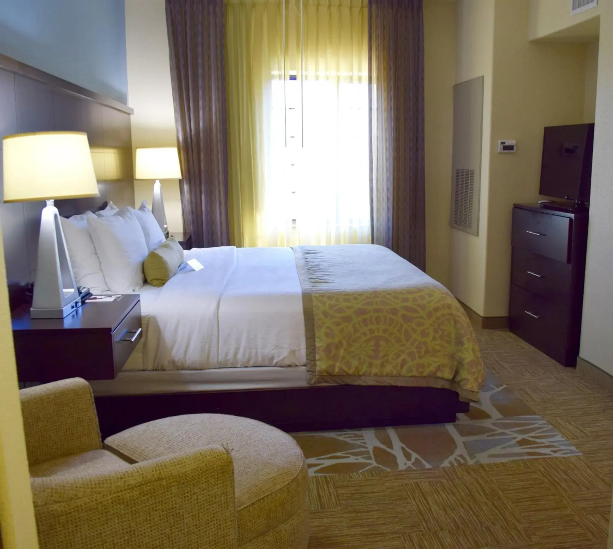 One-Bedroom King Suite with Sofa Bed in Staybridge Suites Houston Stafford - Sugar Land by IHG One-Bedroom King Suite with Sofa Bed in Staybridge Suites Houston Stafford - Sugar Land by IHG