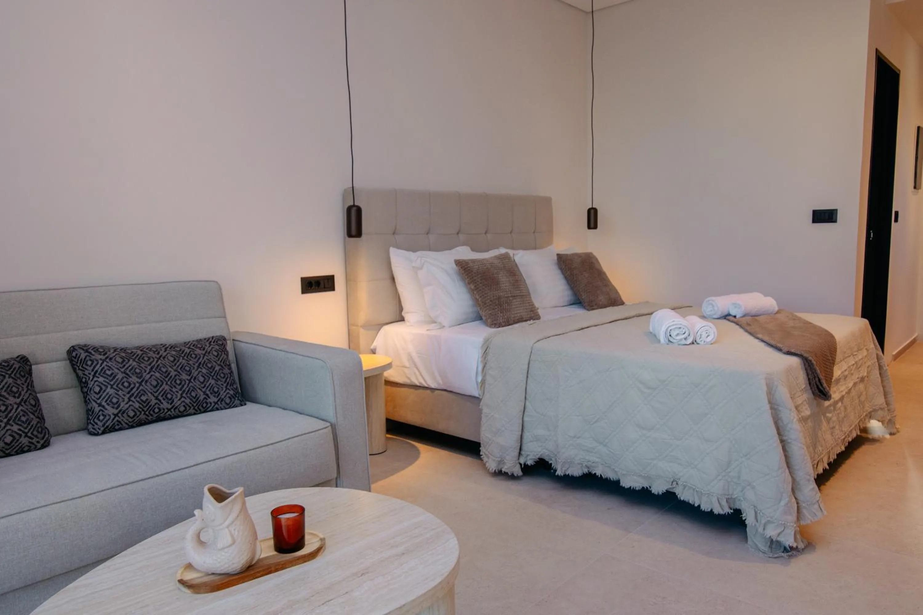 Andromahi Apartments & Suites