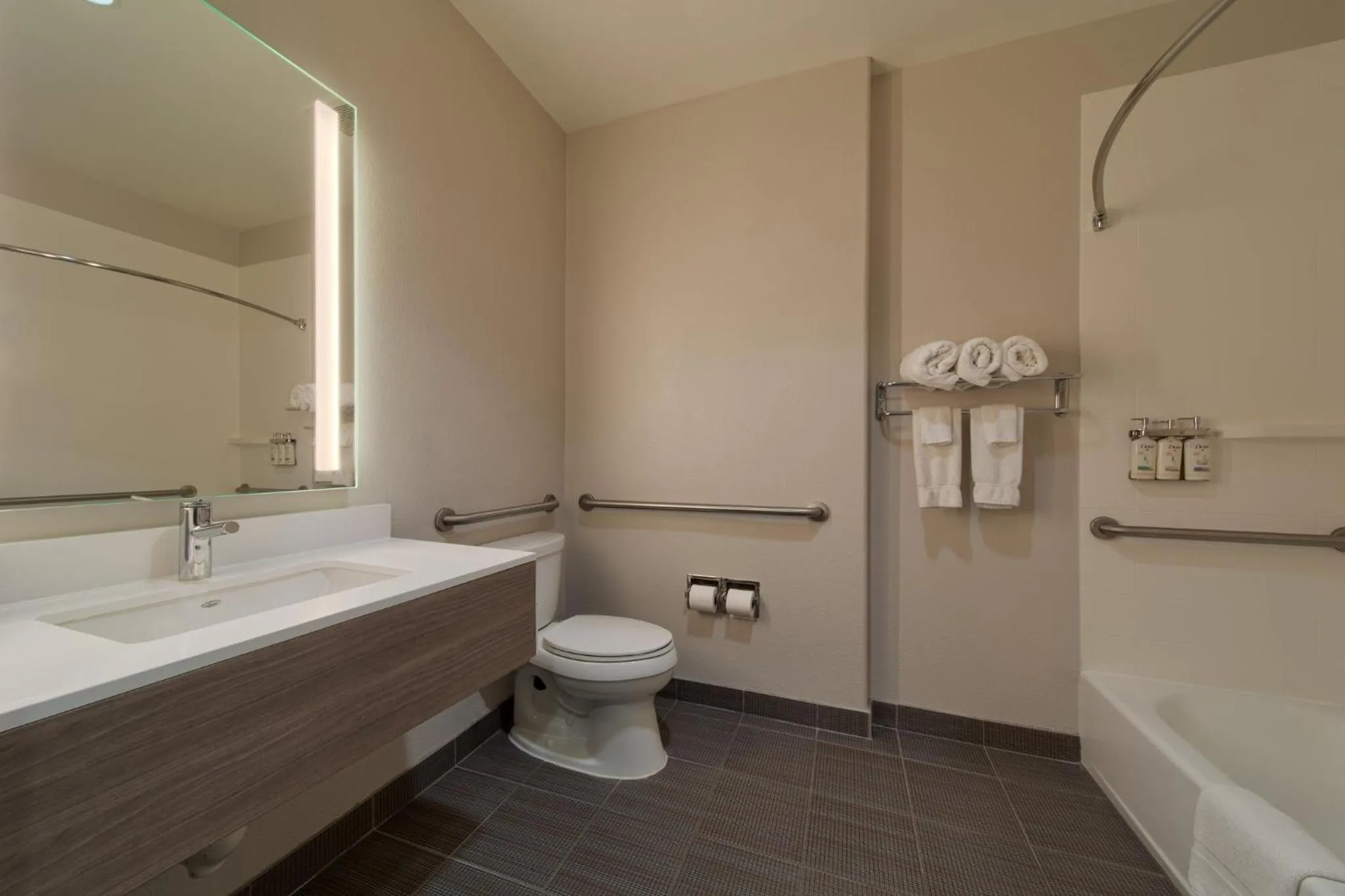 Photo of the whole room in Holiday Inn Express & Suites Cleveland by IHG