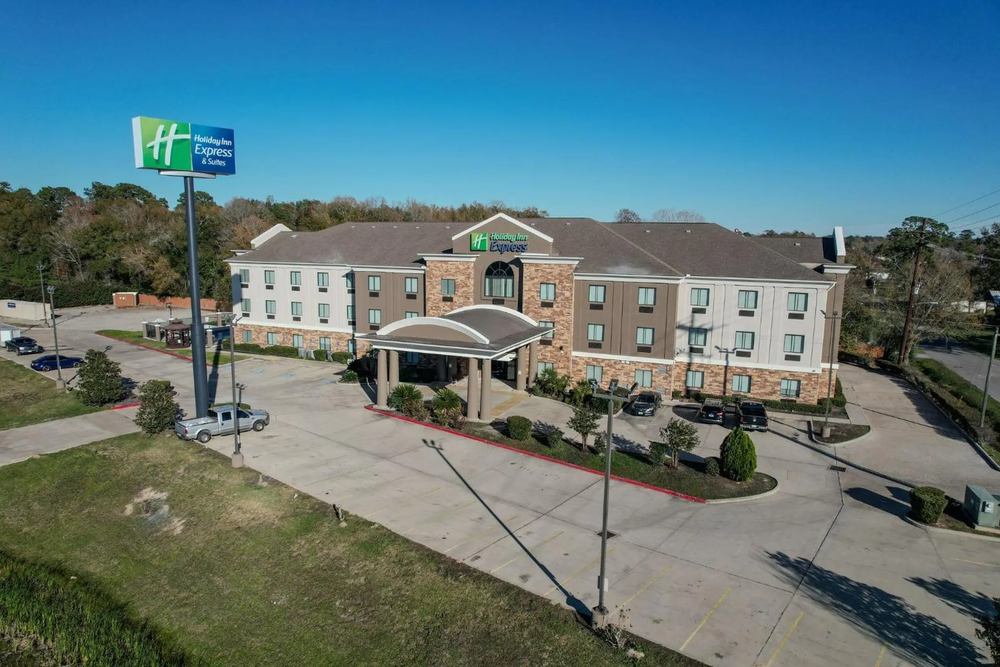 Property building in Holiday Inn Express & Suites Cleveland by IHG