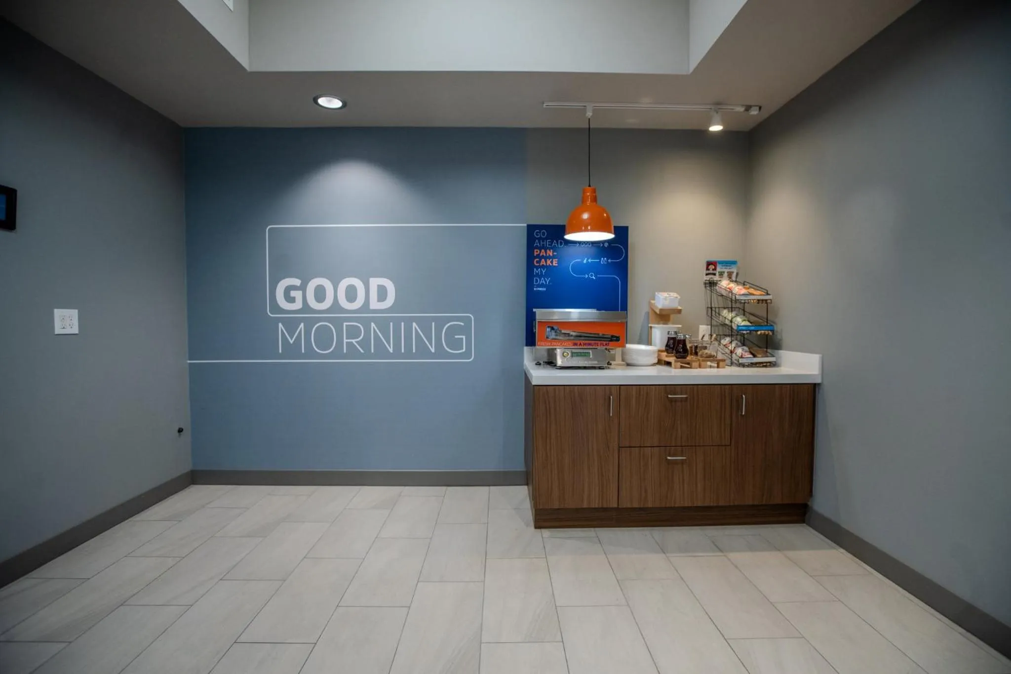 Breakfast in Holiday Inn Express & Suites Cleveland by IHG