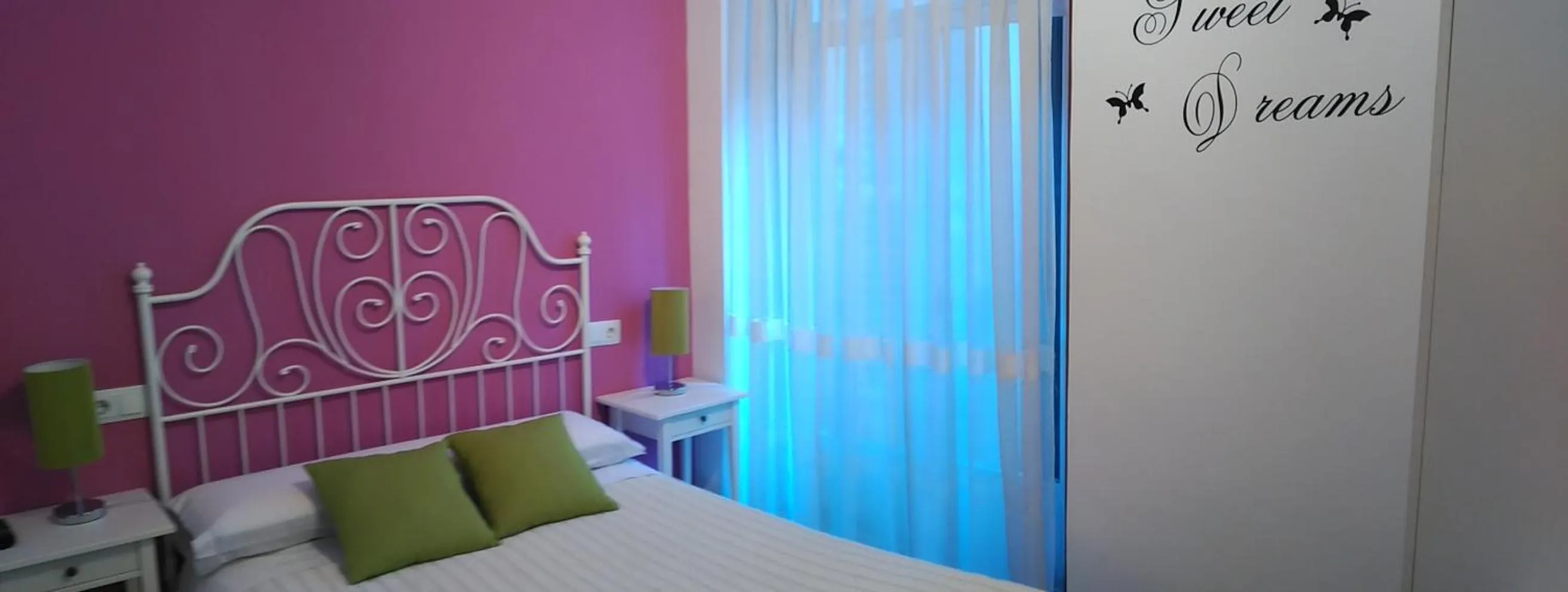 Bedroom, Bed in Hostal Bruña Paseo del Prado