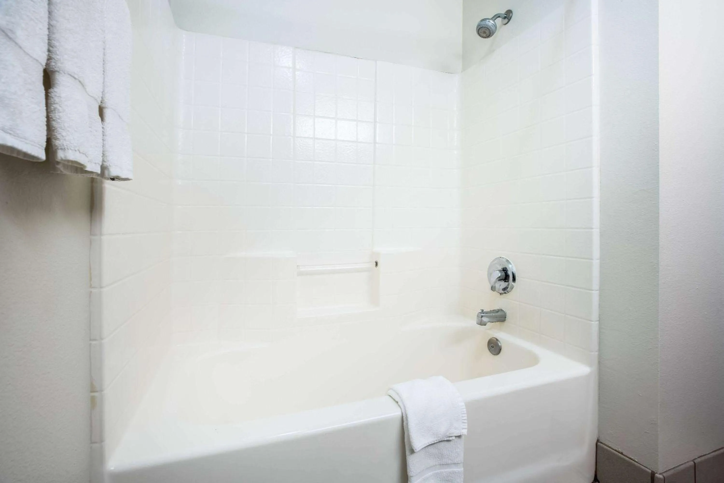 Shower in La Quinta by Wyndham Portland Airport