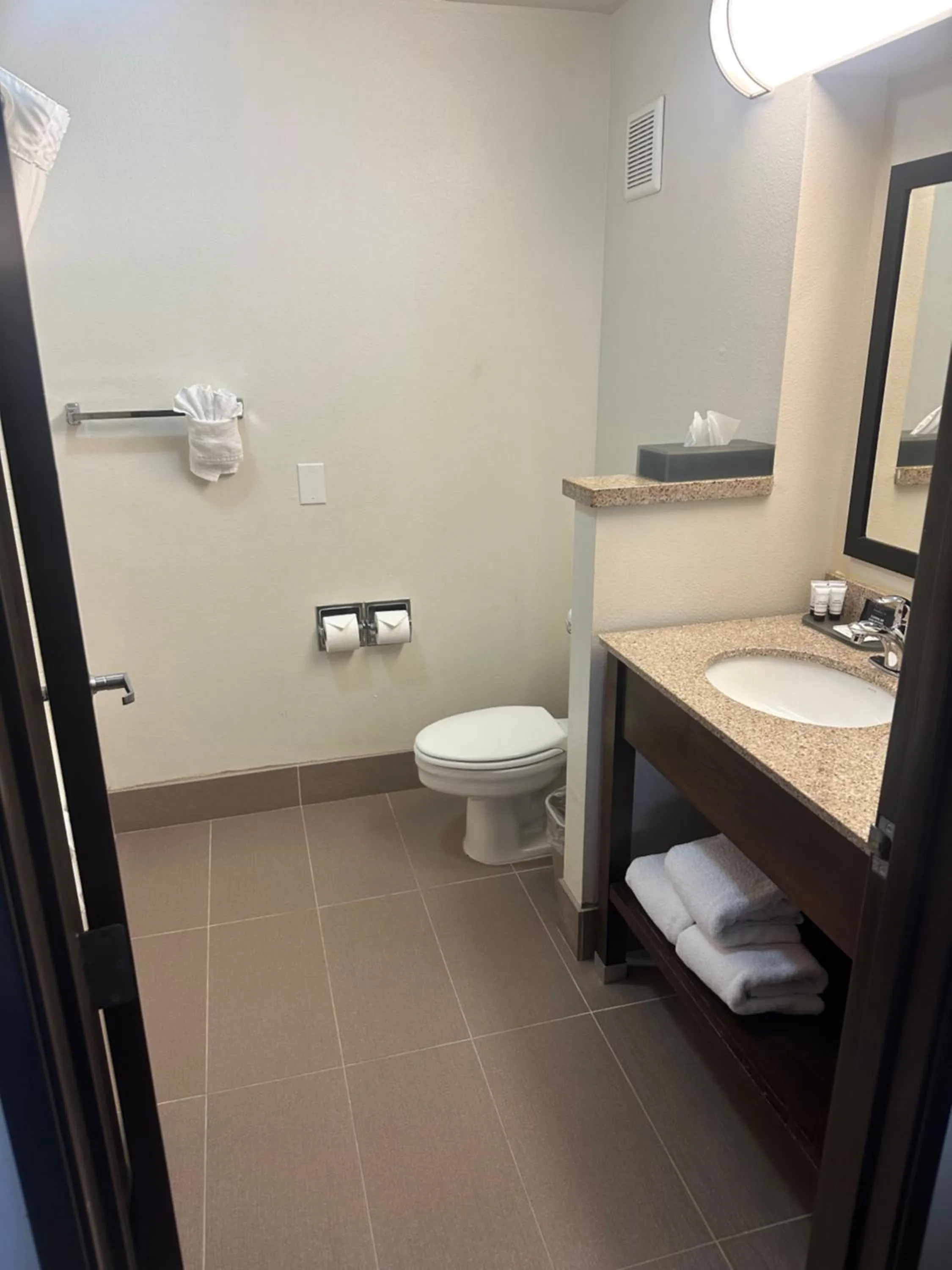 Bathroom in La Quinta by Wyndham Portland Airport