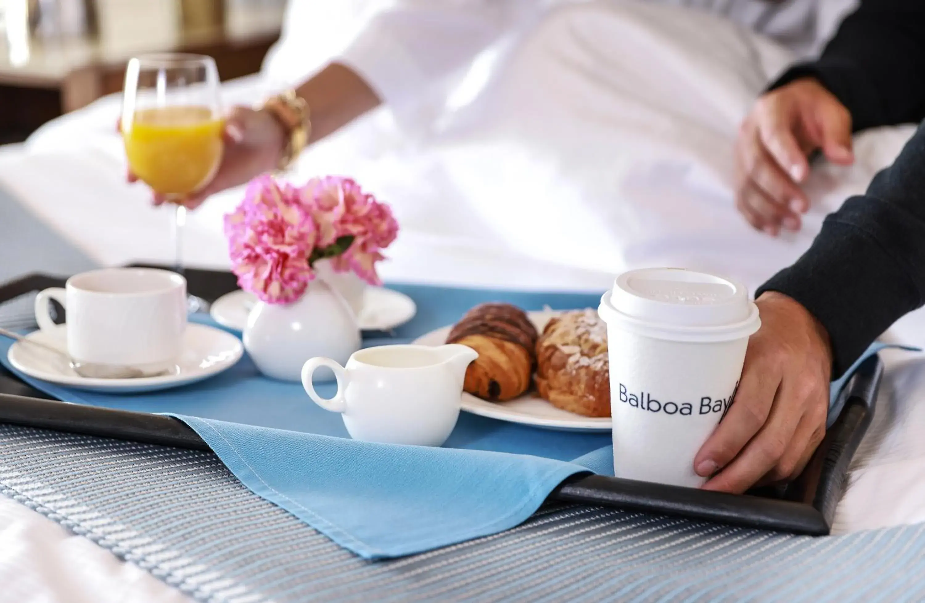 Courtyard View with Two Double Beds in Balboa Bay Resort Courtyard View with Two Double Beds in Balboa Bay Resort