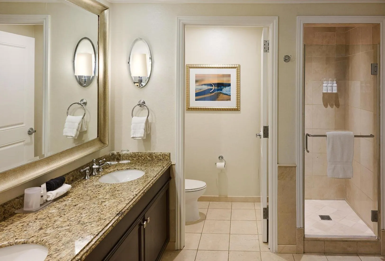 Shower in Balboa Bay Resort