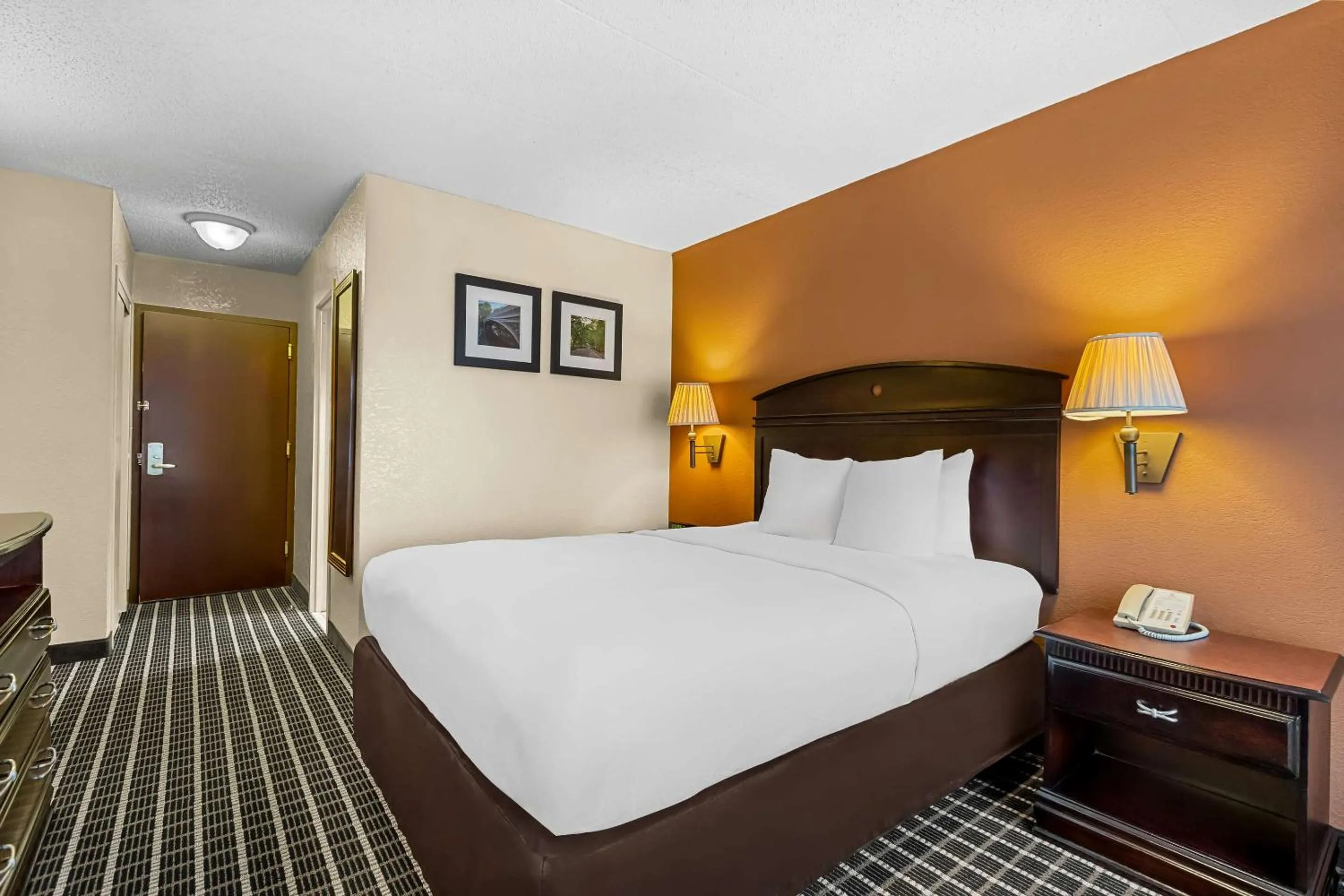 Bedroom, Bed in Comfort Inn & Suites Somerset - New Brunswick