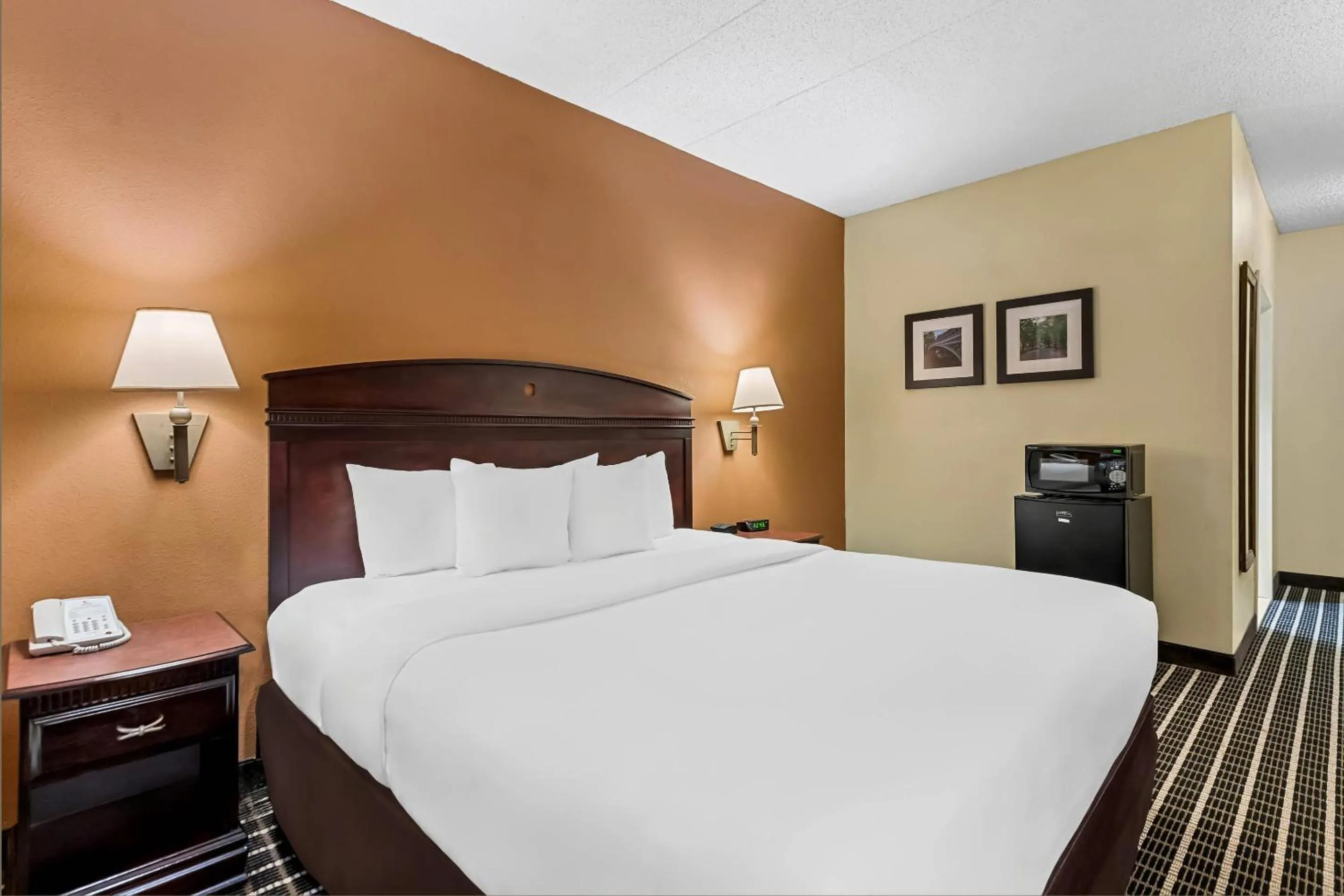 Bedroom, Bed in Comfort Inn & Suites Somerset - New Brunswick
