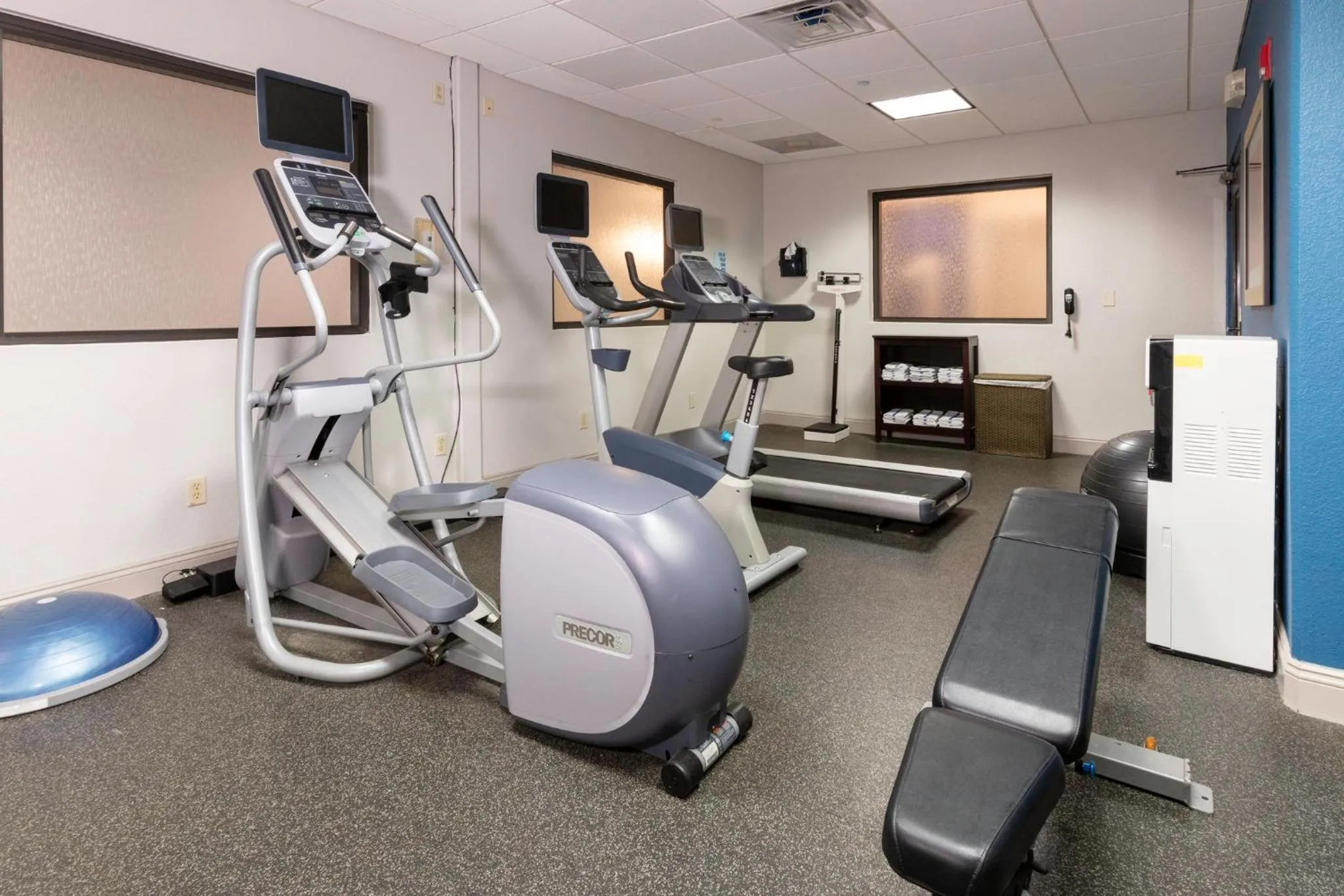 Spa and wellness centre/facilities in Holiday Inn Express Hotel & Suites Jacksonville Airport by IHG