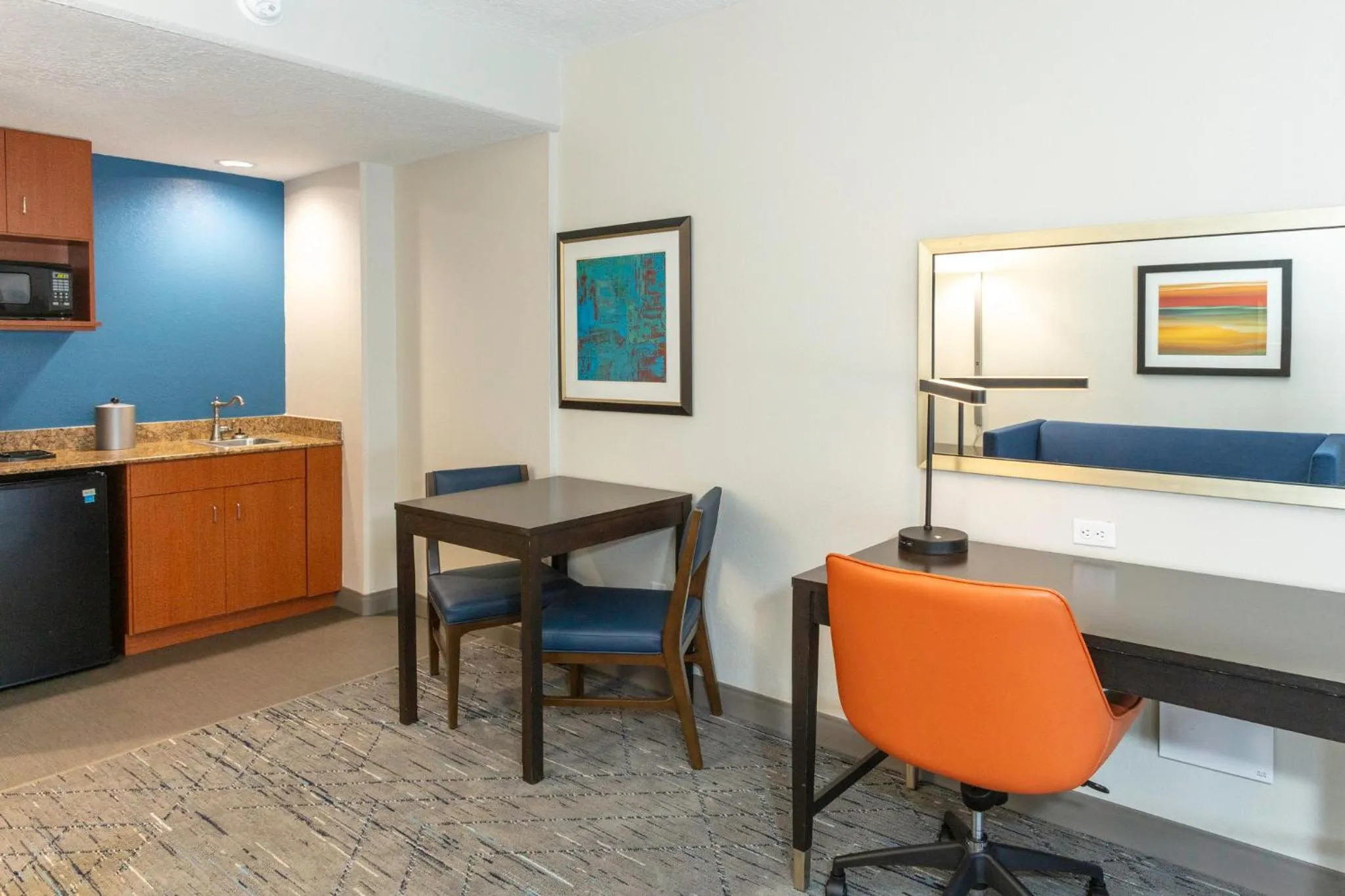 Photo of the whole room in Holiday Inn Express Hotel & Suites Jacksonville Airport by IHG