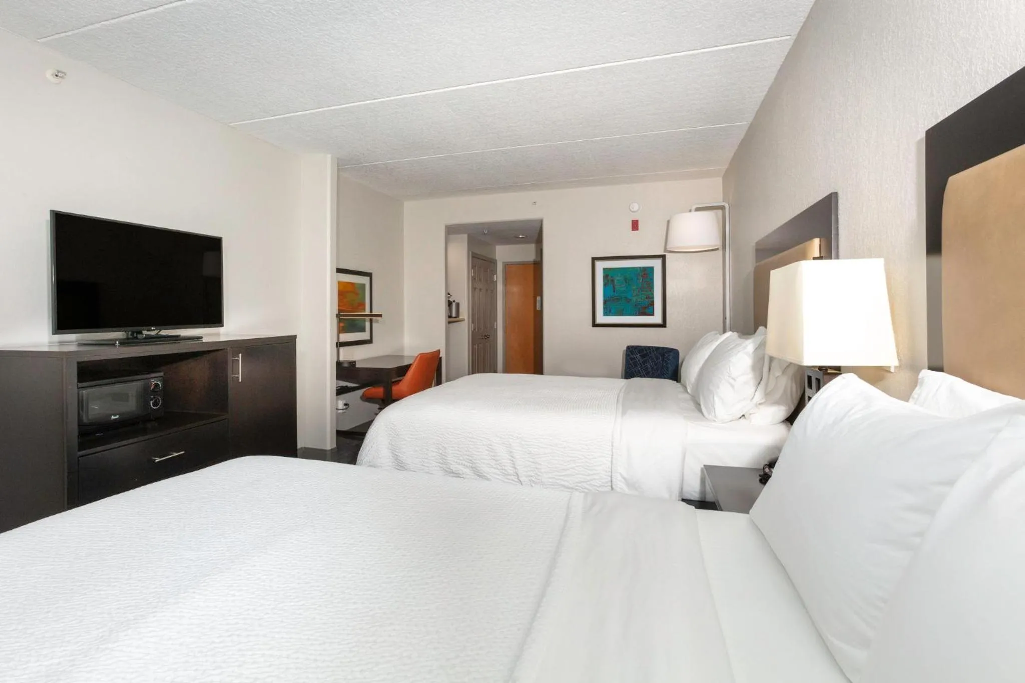 Photo of the whole room, Bed in Holiday Inn Express Hotel & Suites Jacksonville Airport by IHG