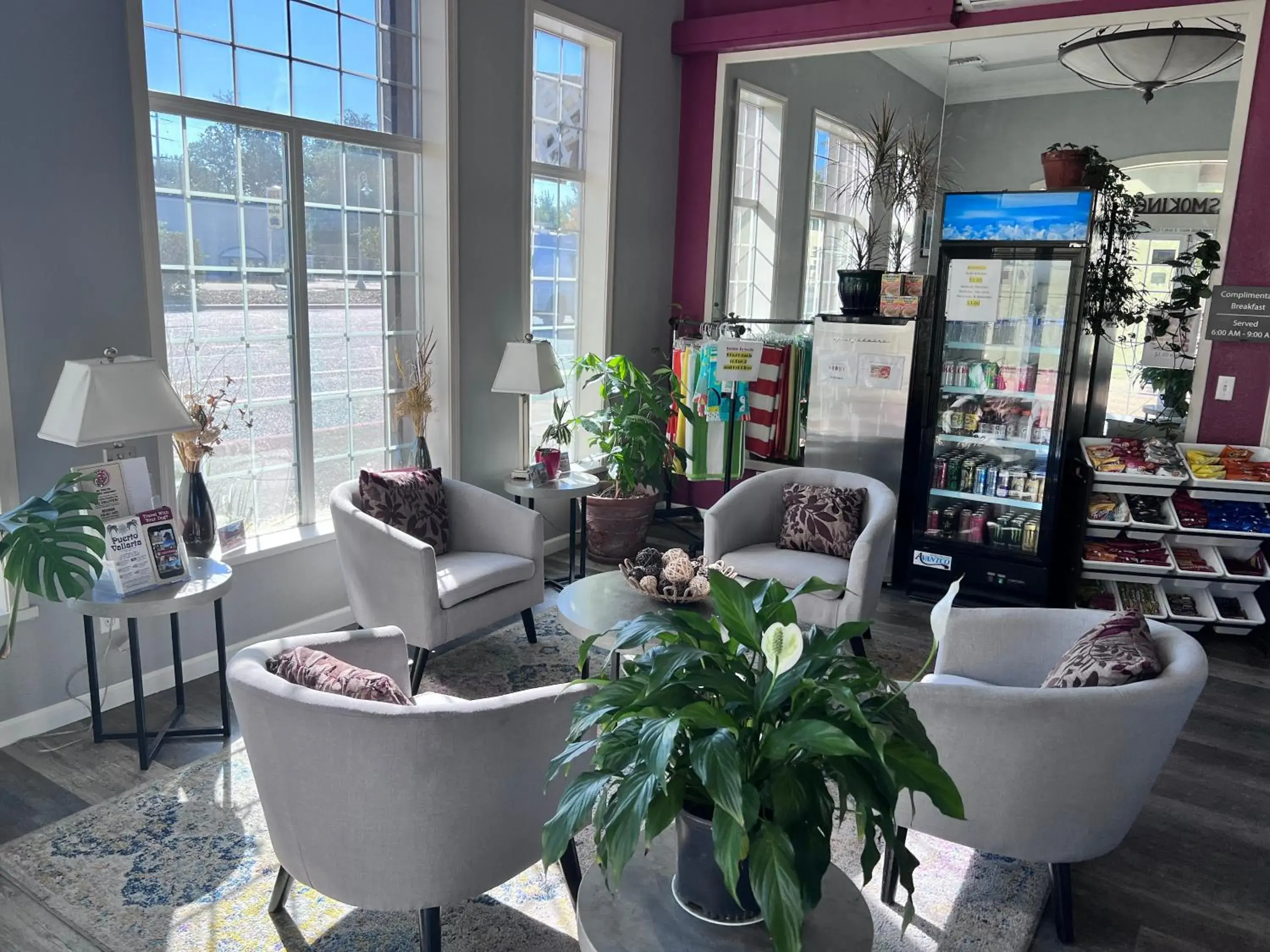 Lobby or reception in Travelodge by Wyndham Redding CA Lobby or reception in Travelodge by Wyndham Redding CA