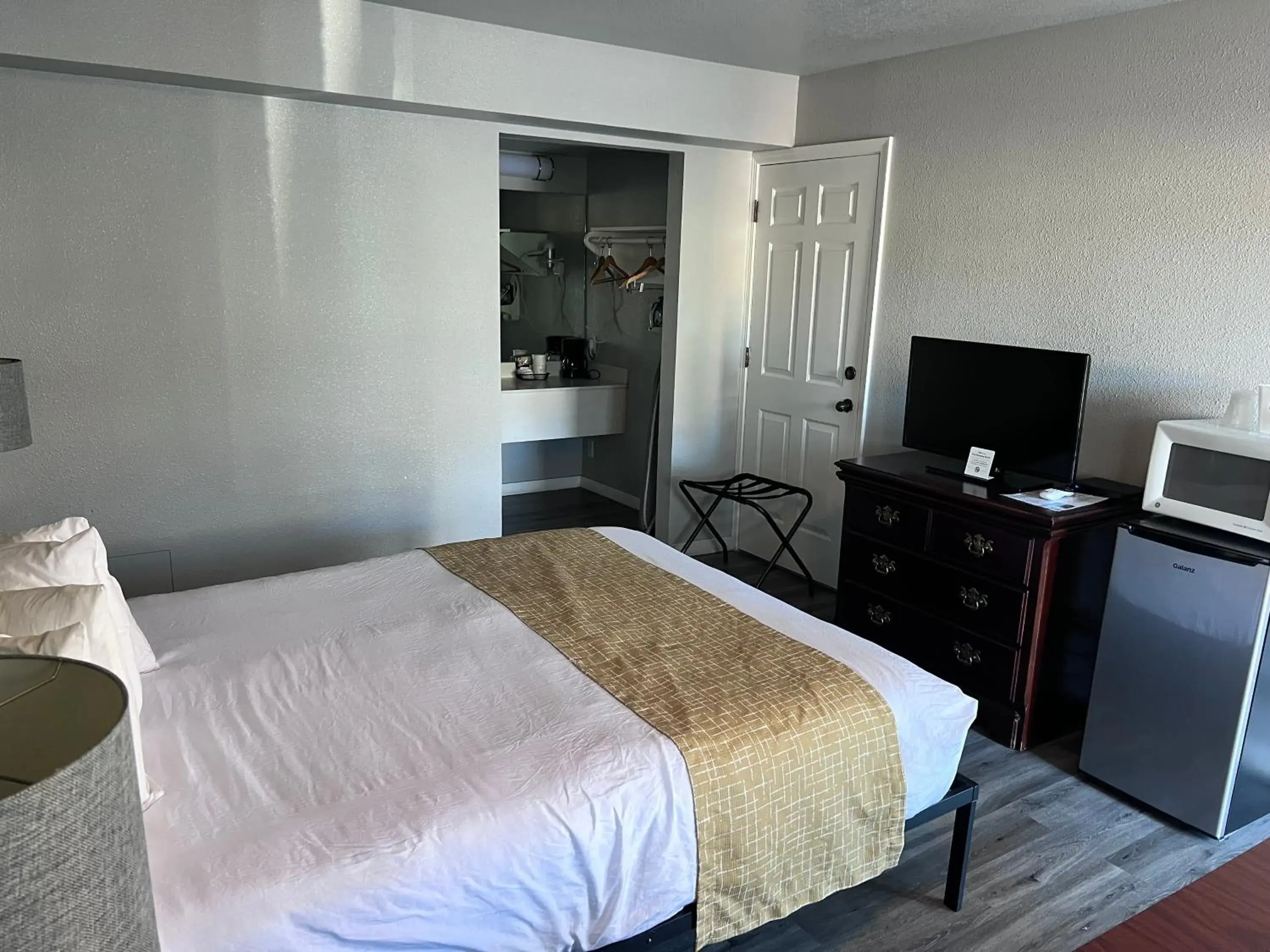 Bed in Travelodge by Wyndham Redding CA Bed in Travelodge by Wyndham Redding CA