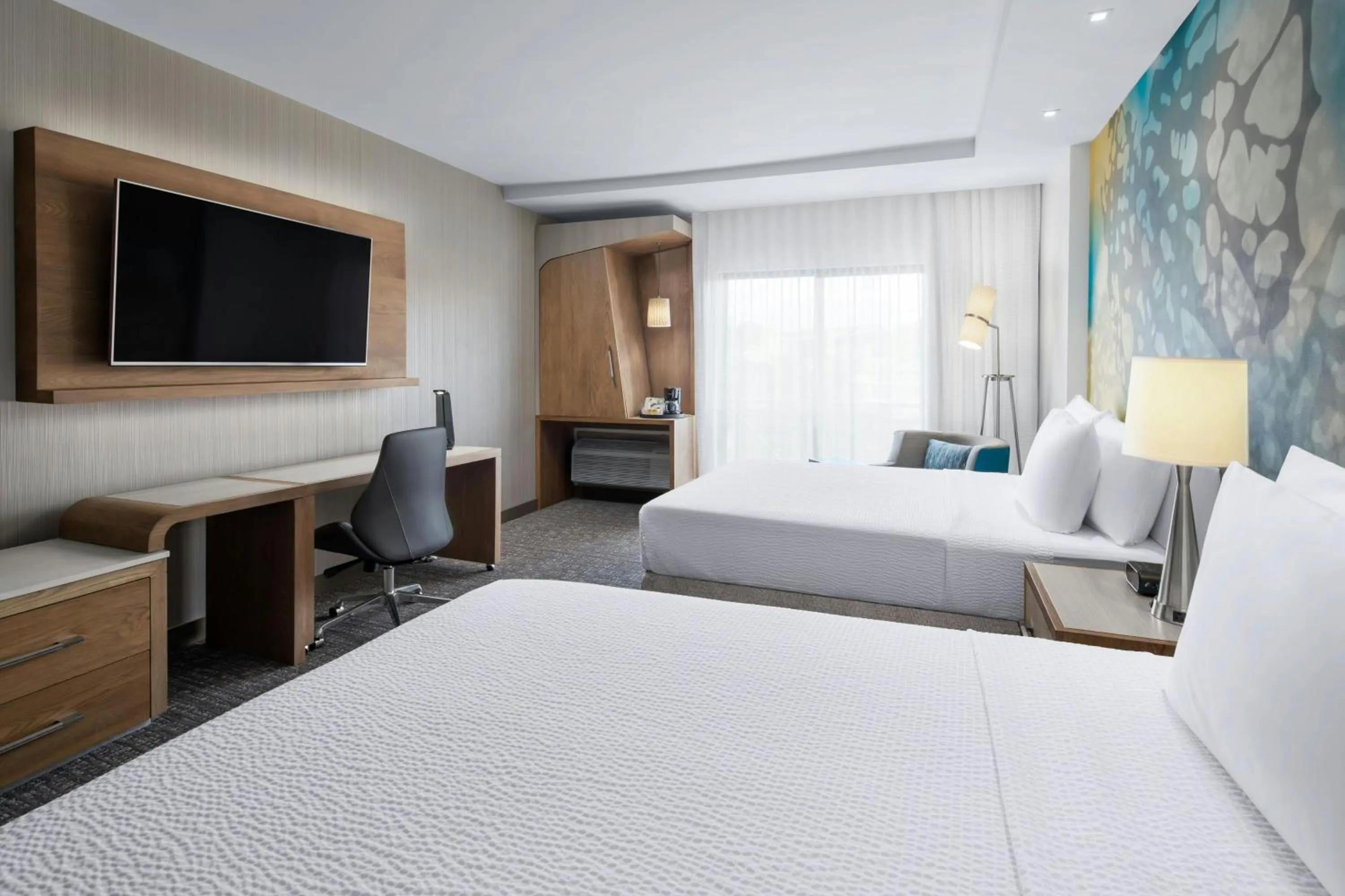 Photo of the whole room, Bed in Courtyard by Marriott Port of Spain