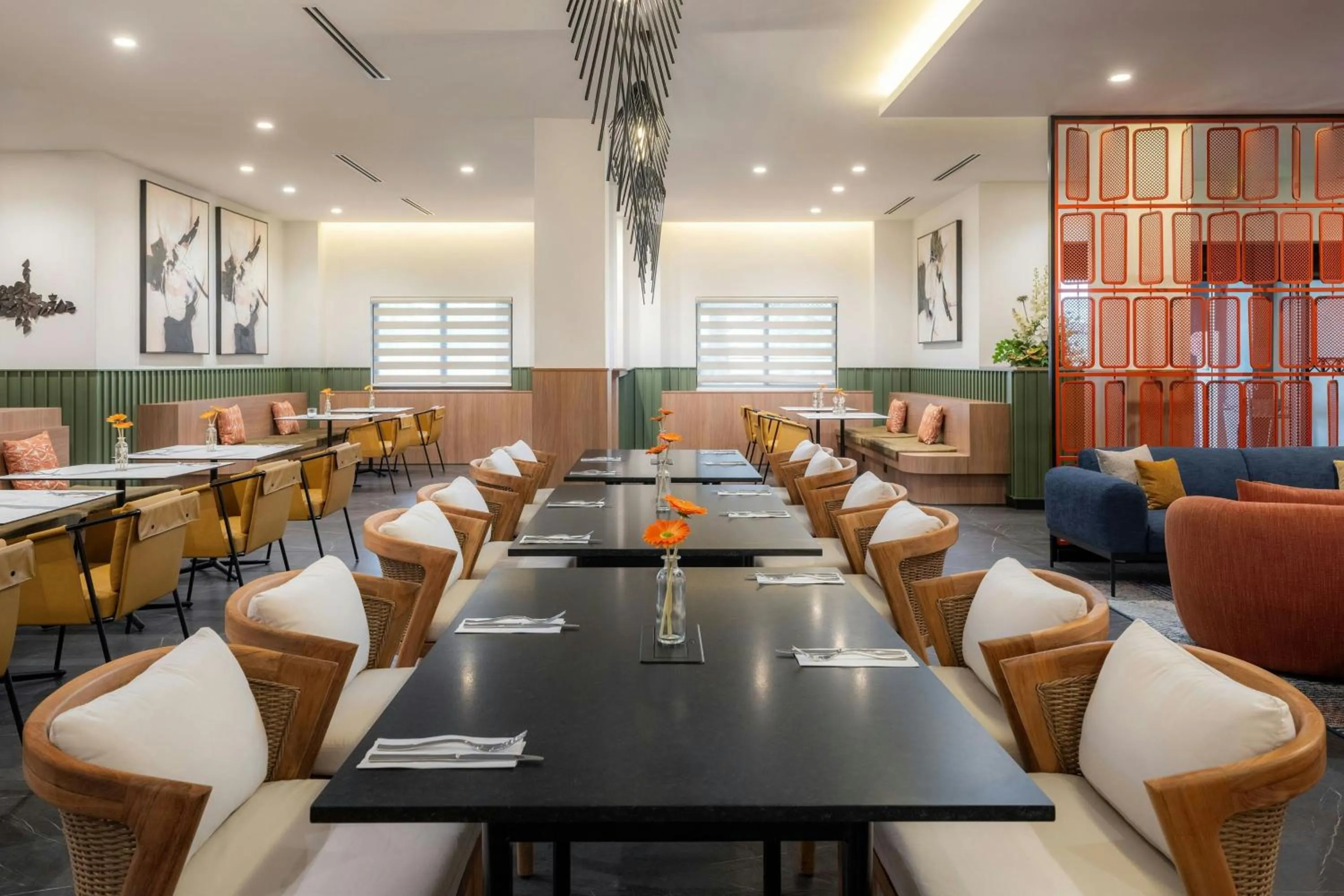 Lounge or bar in Courtyard by Marriott Port of Spain