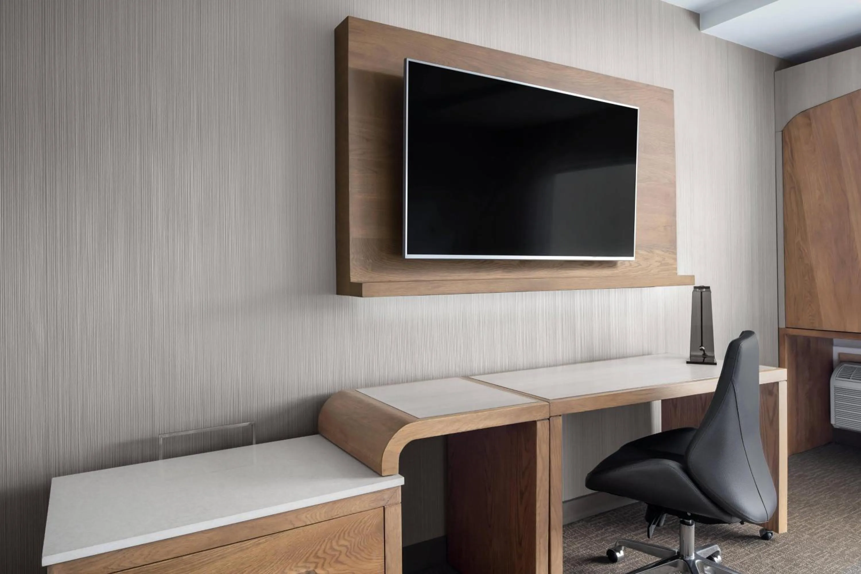 Photo of the whole room in Courtyard by Marriott Port of Spain