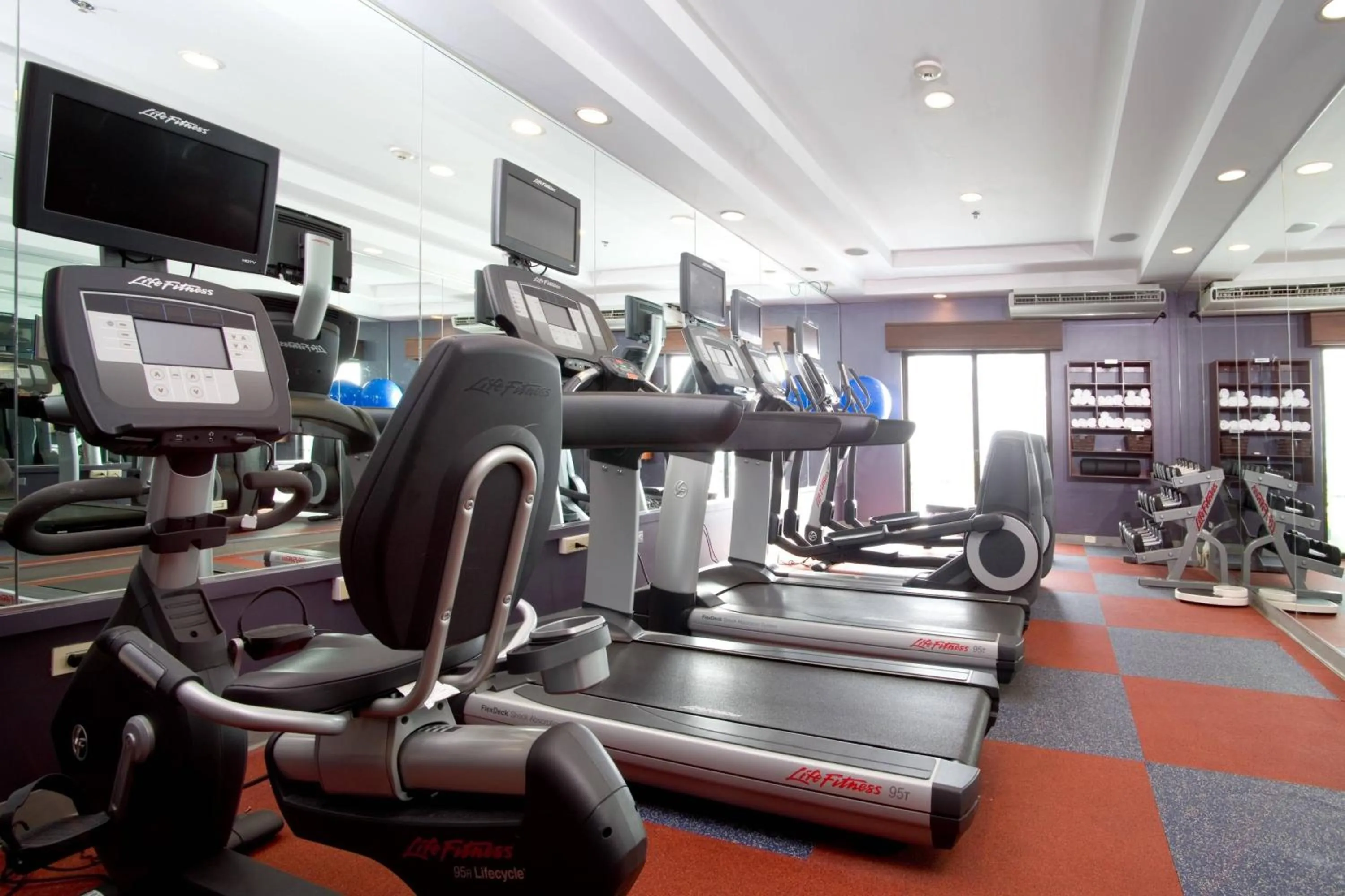 Fitness centre/facilities in Courtyard by Marriott Port of Spain