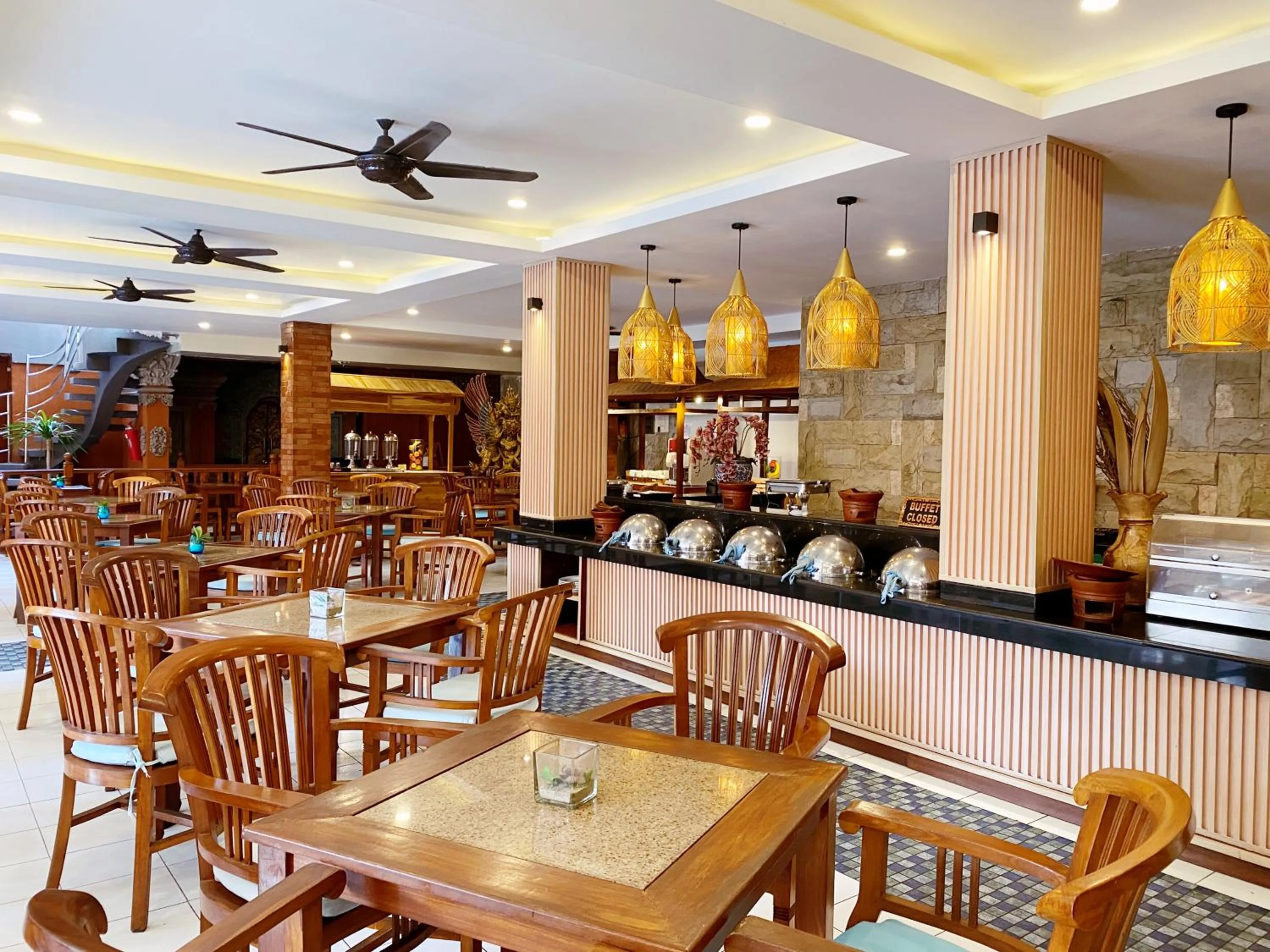 Restaurant/places to eat in Wina Holiday Villa Kuta Bali
