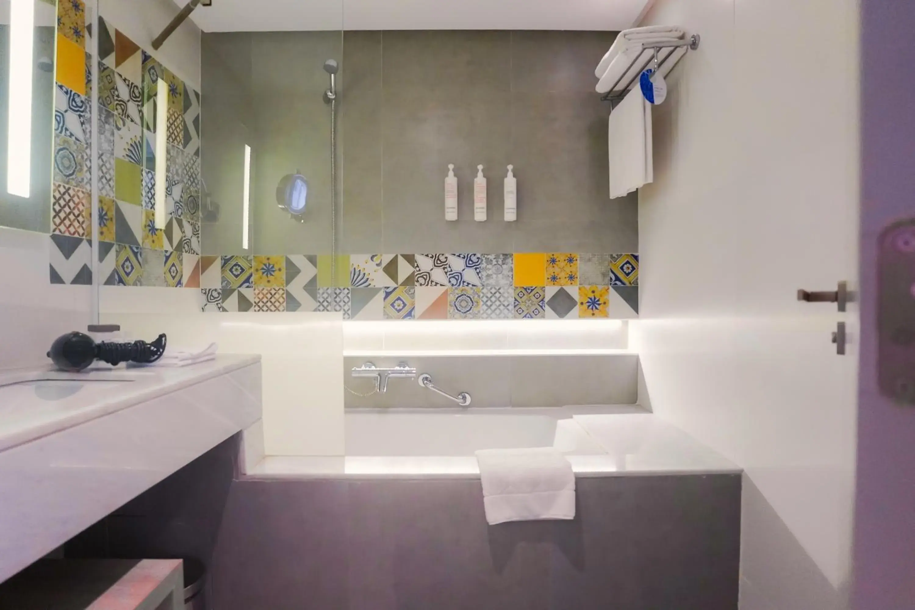 Guest room, 1 King, Sea view, Balcony - single occupancy in Sousse Pearl Marriott Resort & Spa Guest room, 1 King, Sea view, Balcony - single occupancy in Sousse Pearl Marriott Resort & Spa