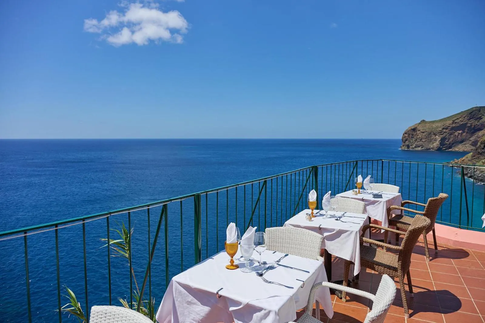 Restaurant/places to eat in Inn & Art Madeira