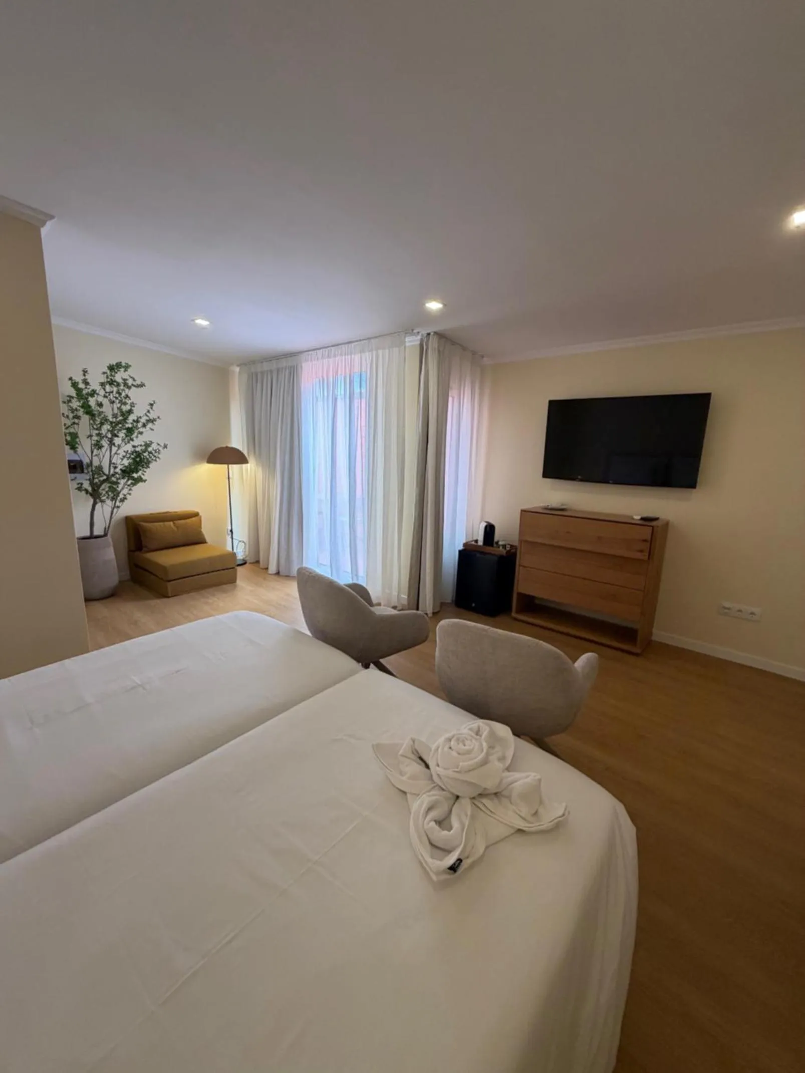 Bed in Inn & Art Madeira