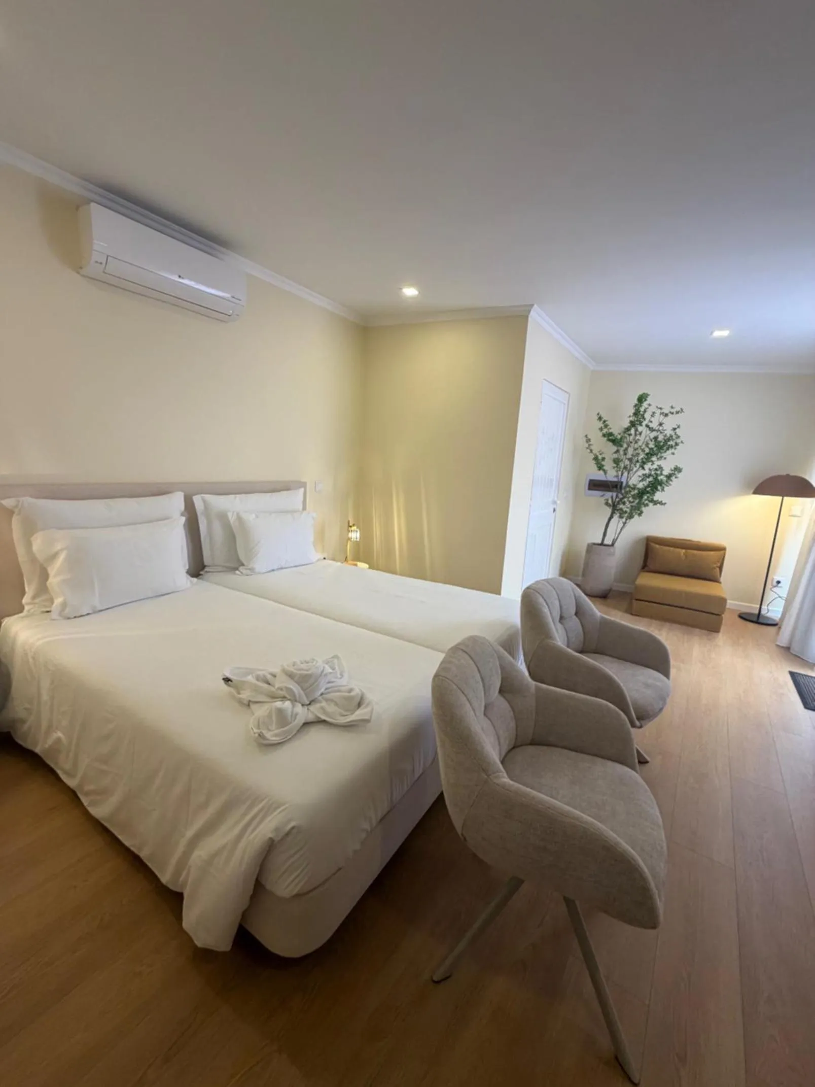 Bed in Inn & Art Madeira