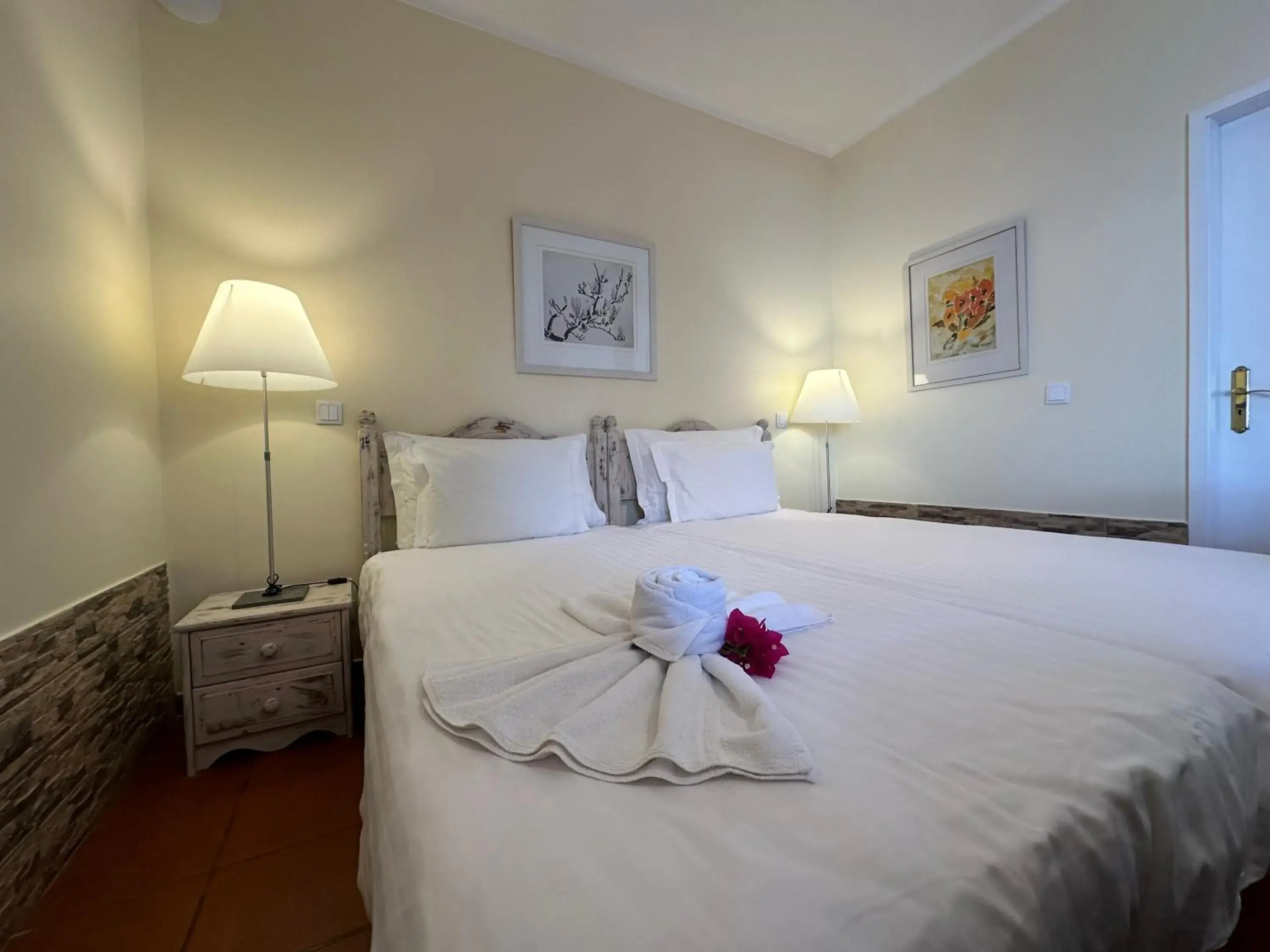 Standard Twin Room with Garden View - single occupancy in Inn & Art Madeira Standard Twin Room with Garden View - single occupancy in Inn & Art Madeira