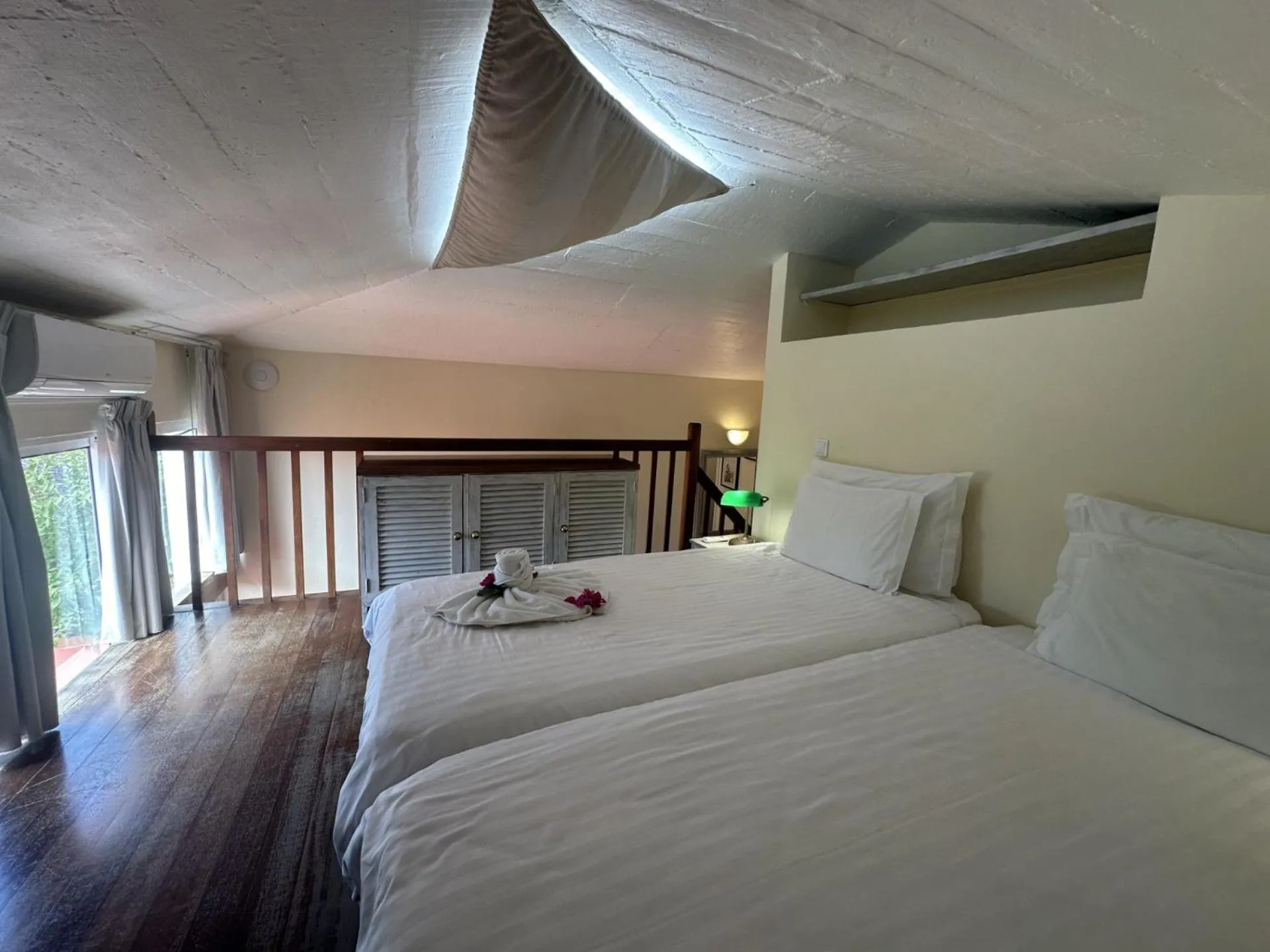 Bed in Inn & Art Madeira