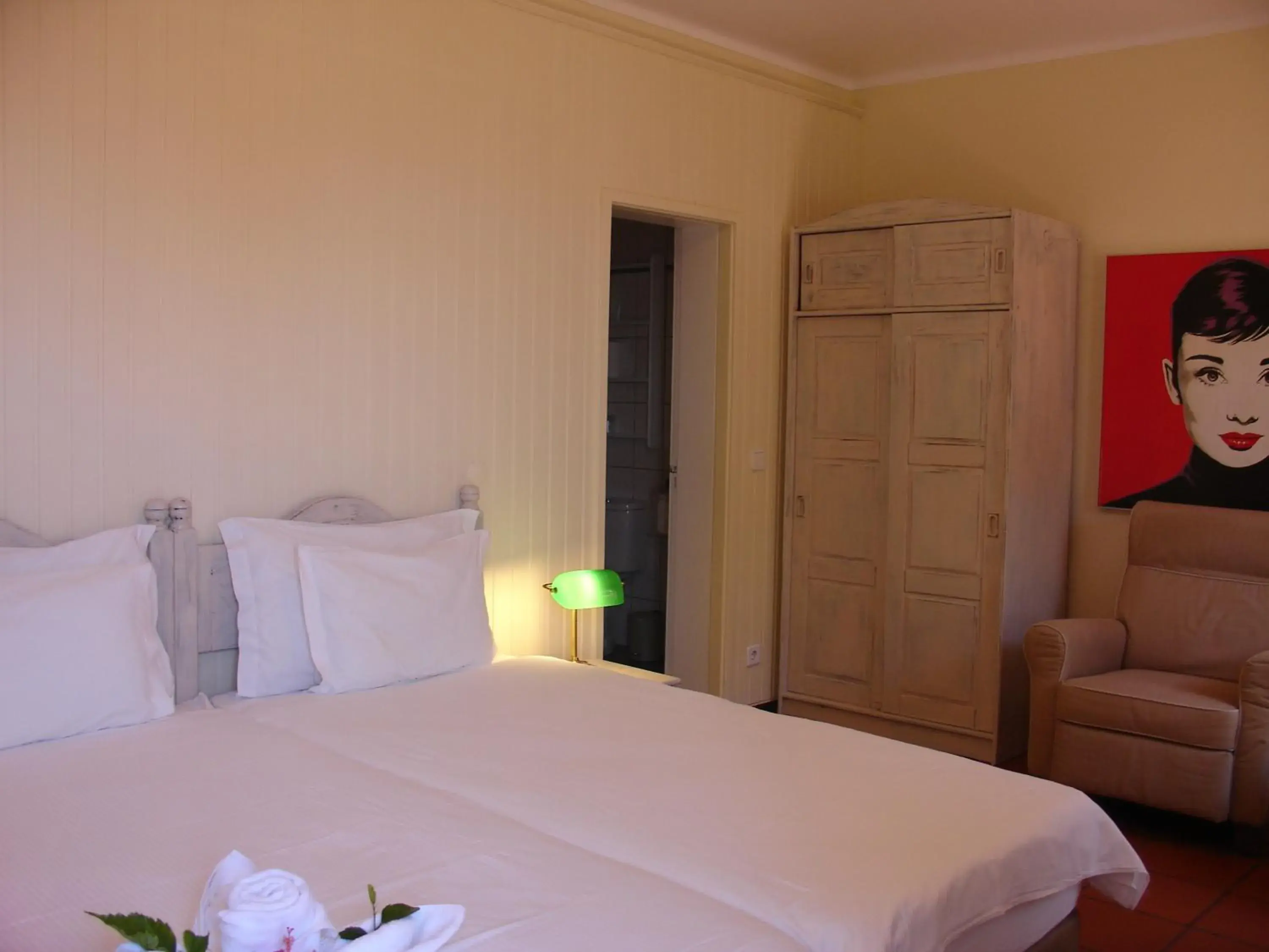 Superior Twin Room with Garden View - single occupancy in Inn & Art Madeira Superior Twin Room with Garden View - single occupancy in Inn & Art Madeira
